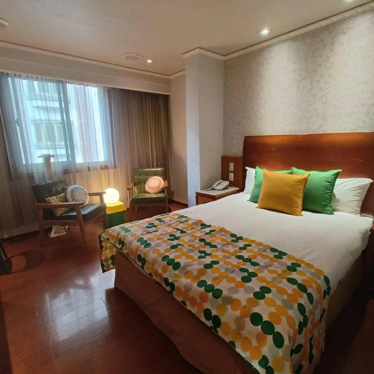 Photo of the whole room, Bed in Erin Hotel