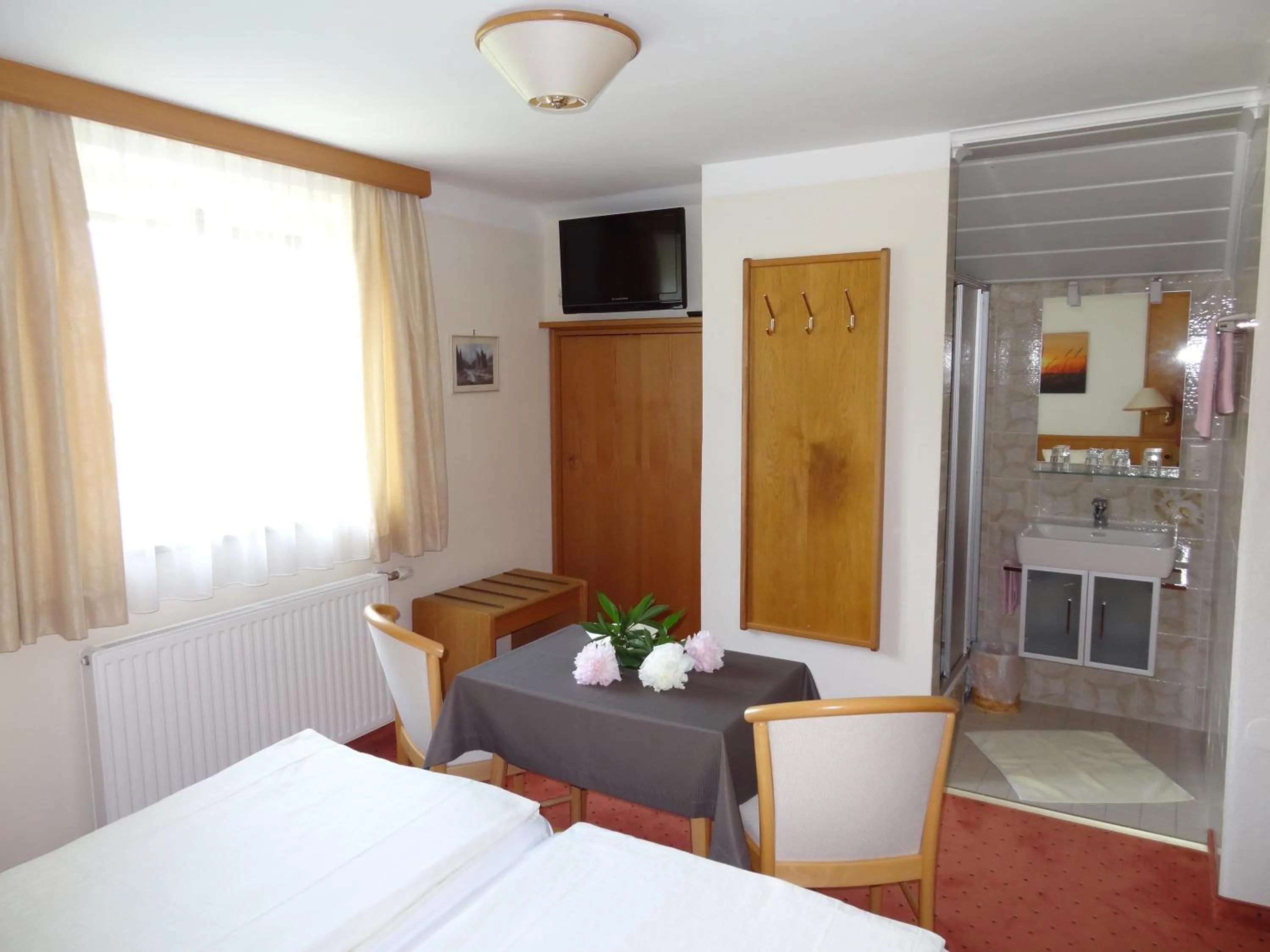 Bathroom, Bed in Landhaus Gassner