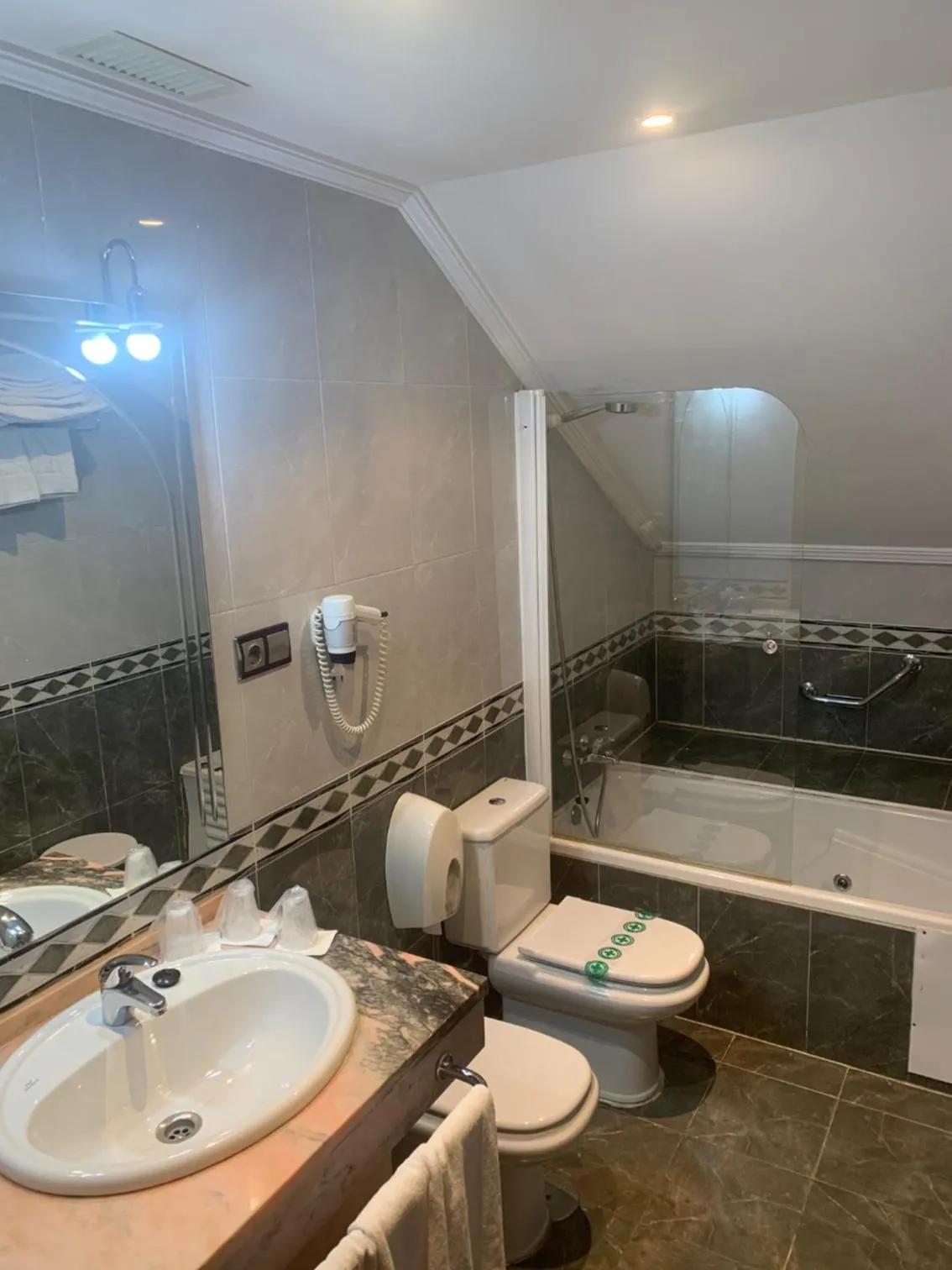 Photo of the whole room in Hotel Camino Real