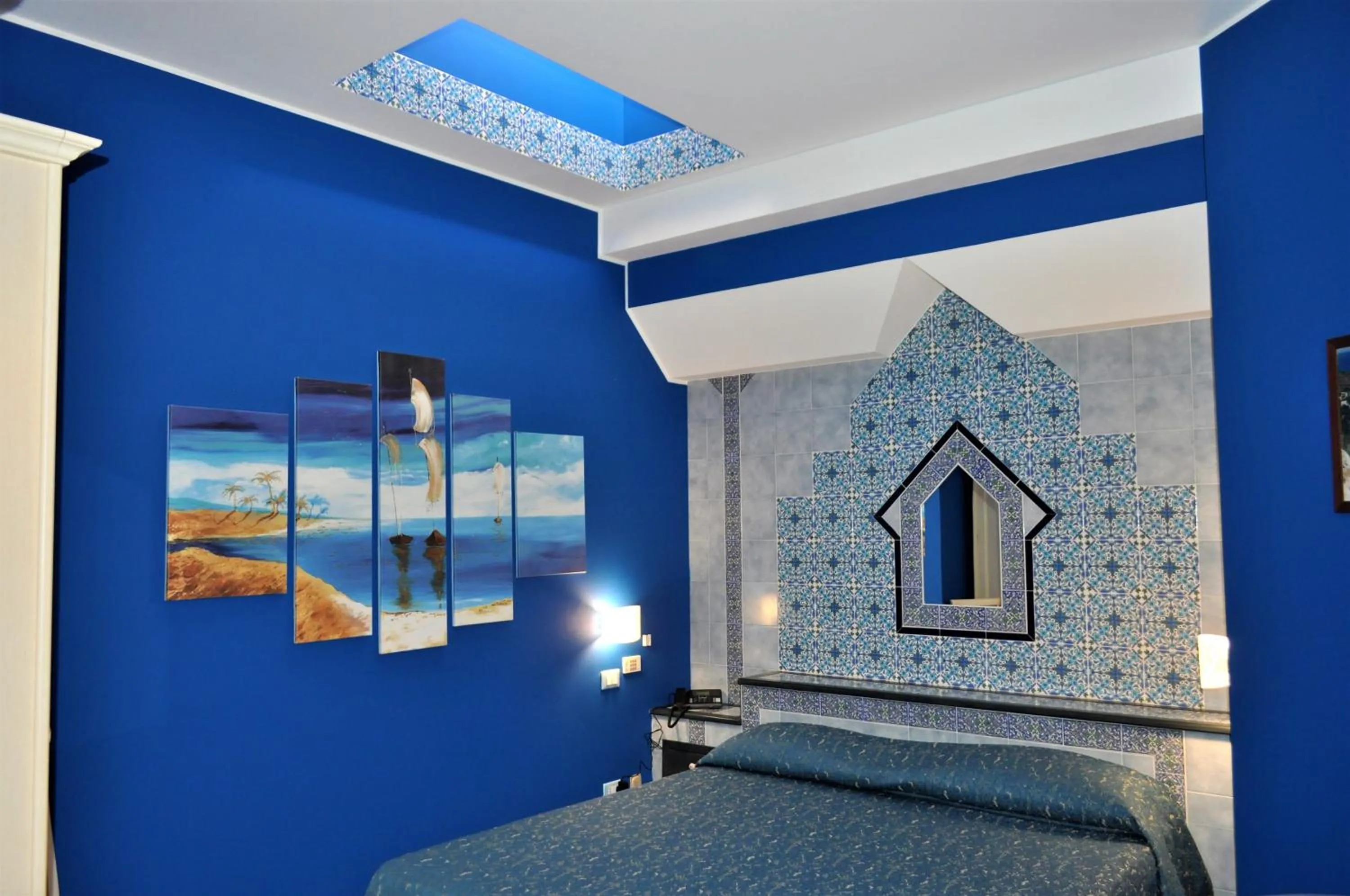 Bedroom, Bed in Al-Tair
