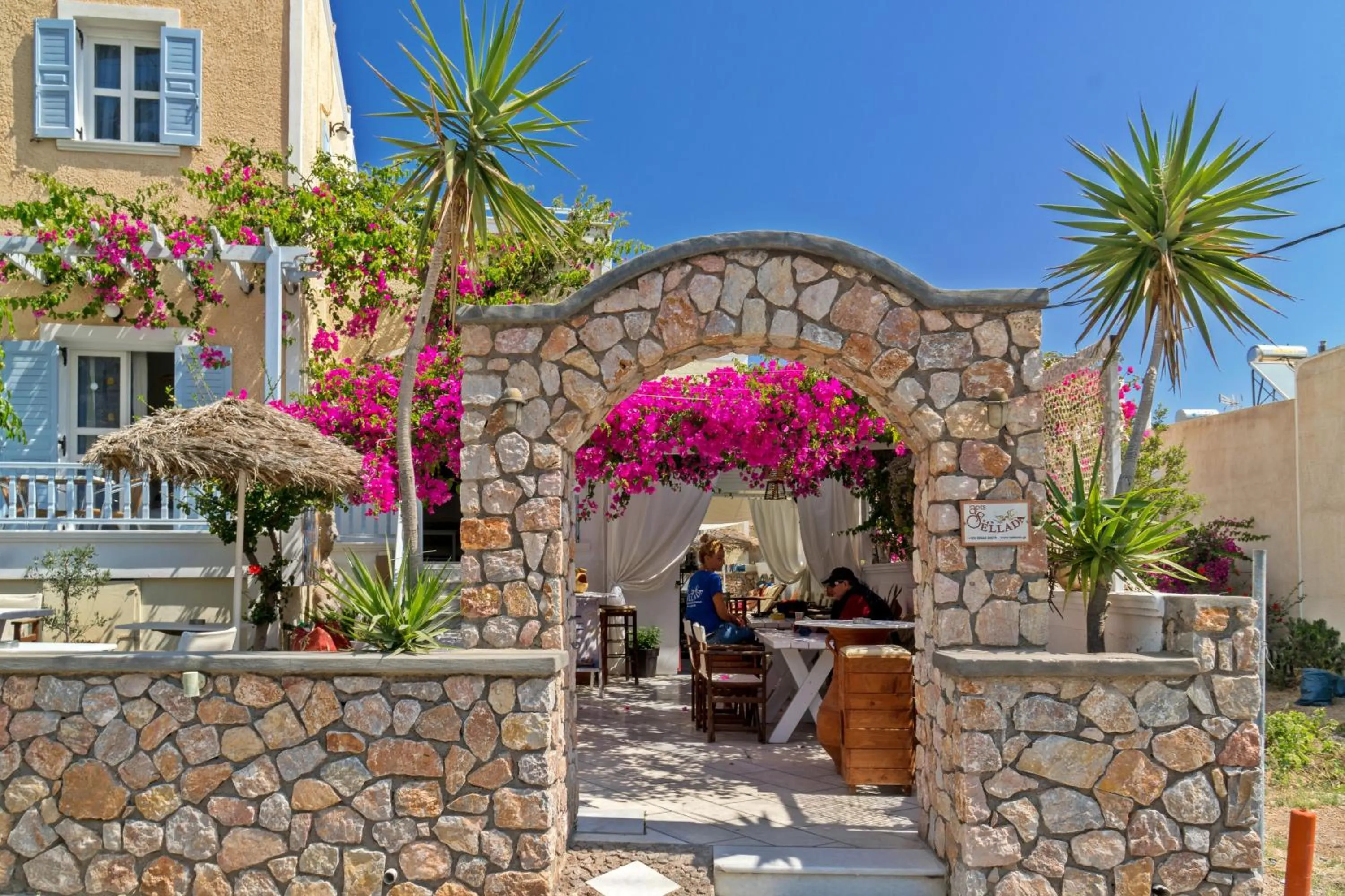 Facade/entrance in Sellada Apartments