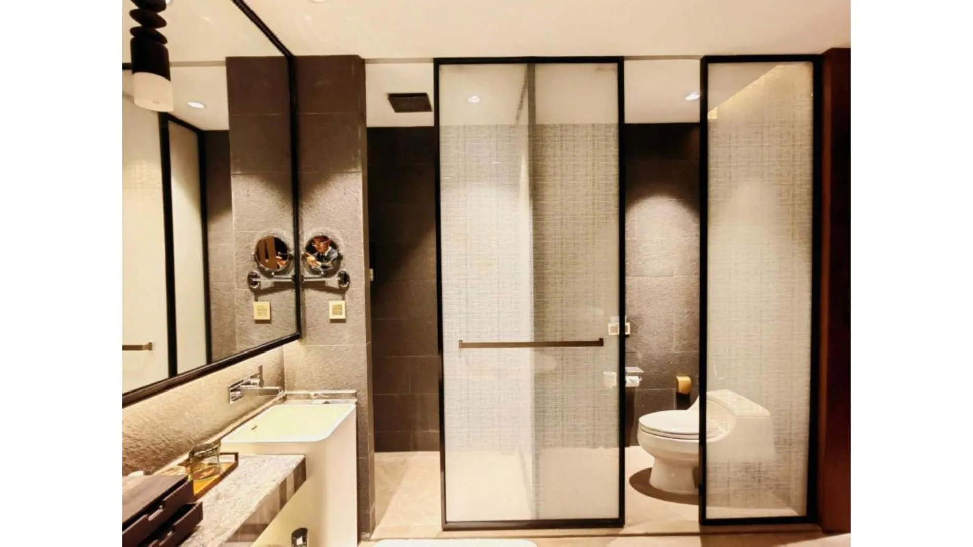 Toilet in Prince Times Hotel