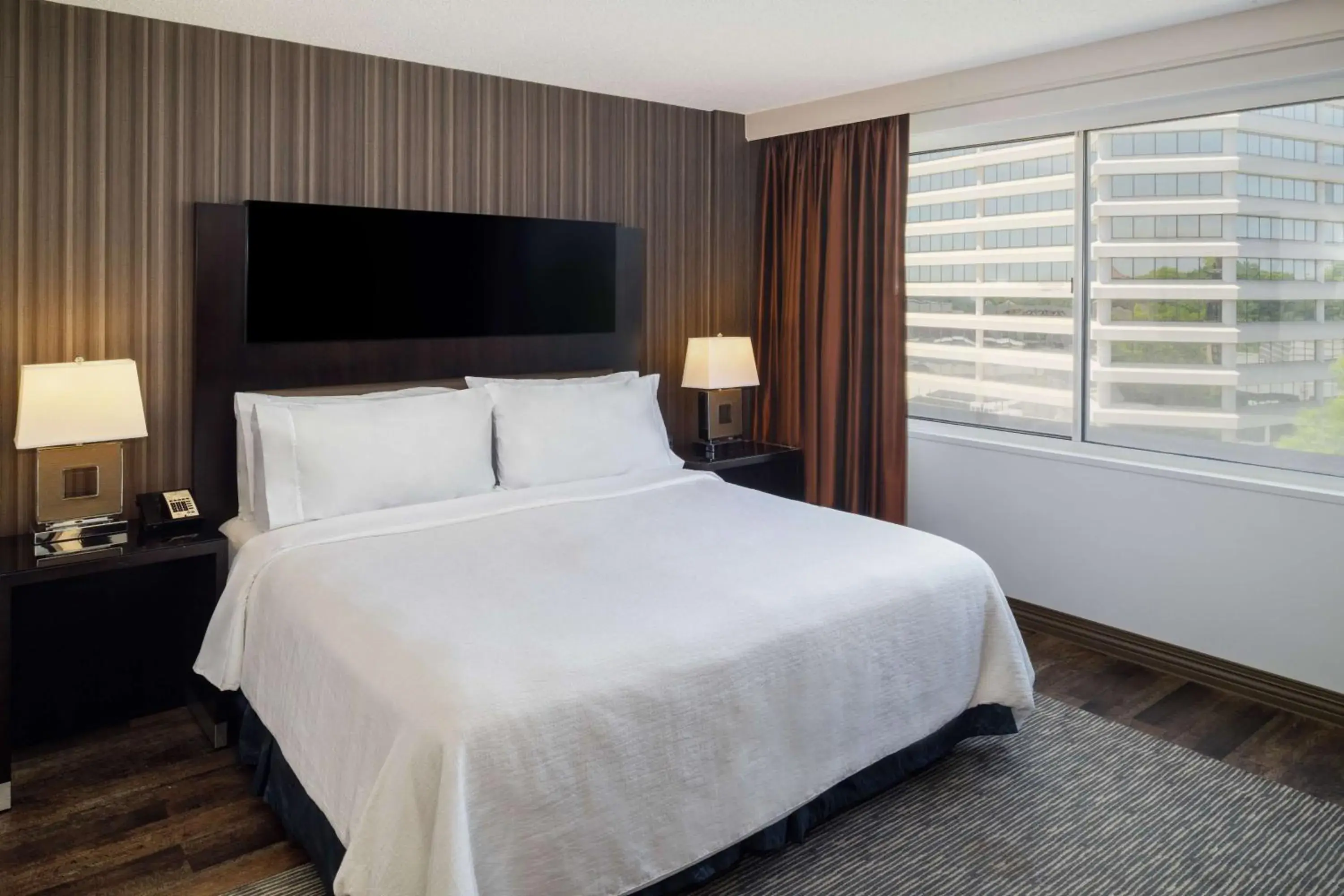 Bed in Embassy Suites by Hilton Washington DC Chevy Chase Pavilion Bed in Embassy Suites by Hilton Washington DC Chevy Chase Pavilion