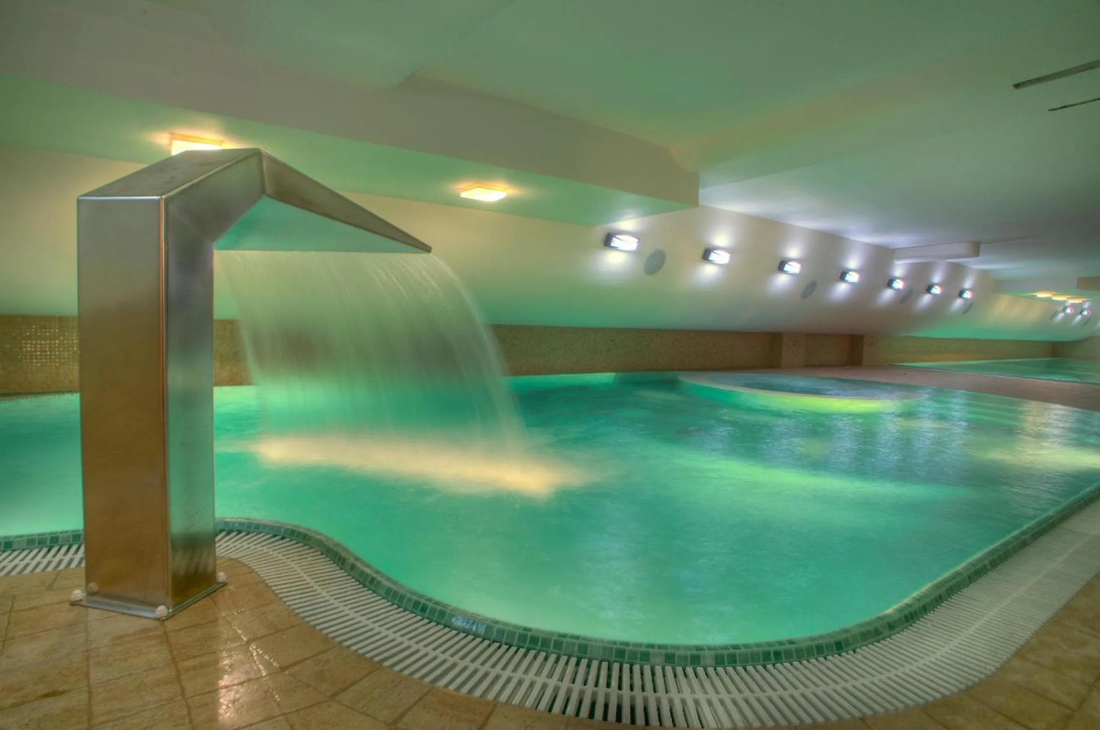 Swimming pool in Maximus Spa