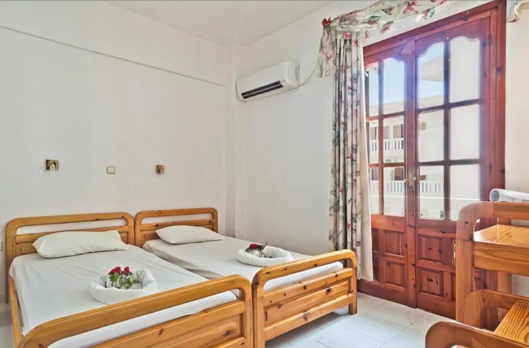 Bed in Sea Stone Apartments