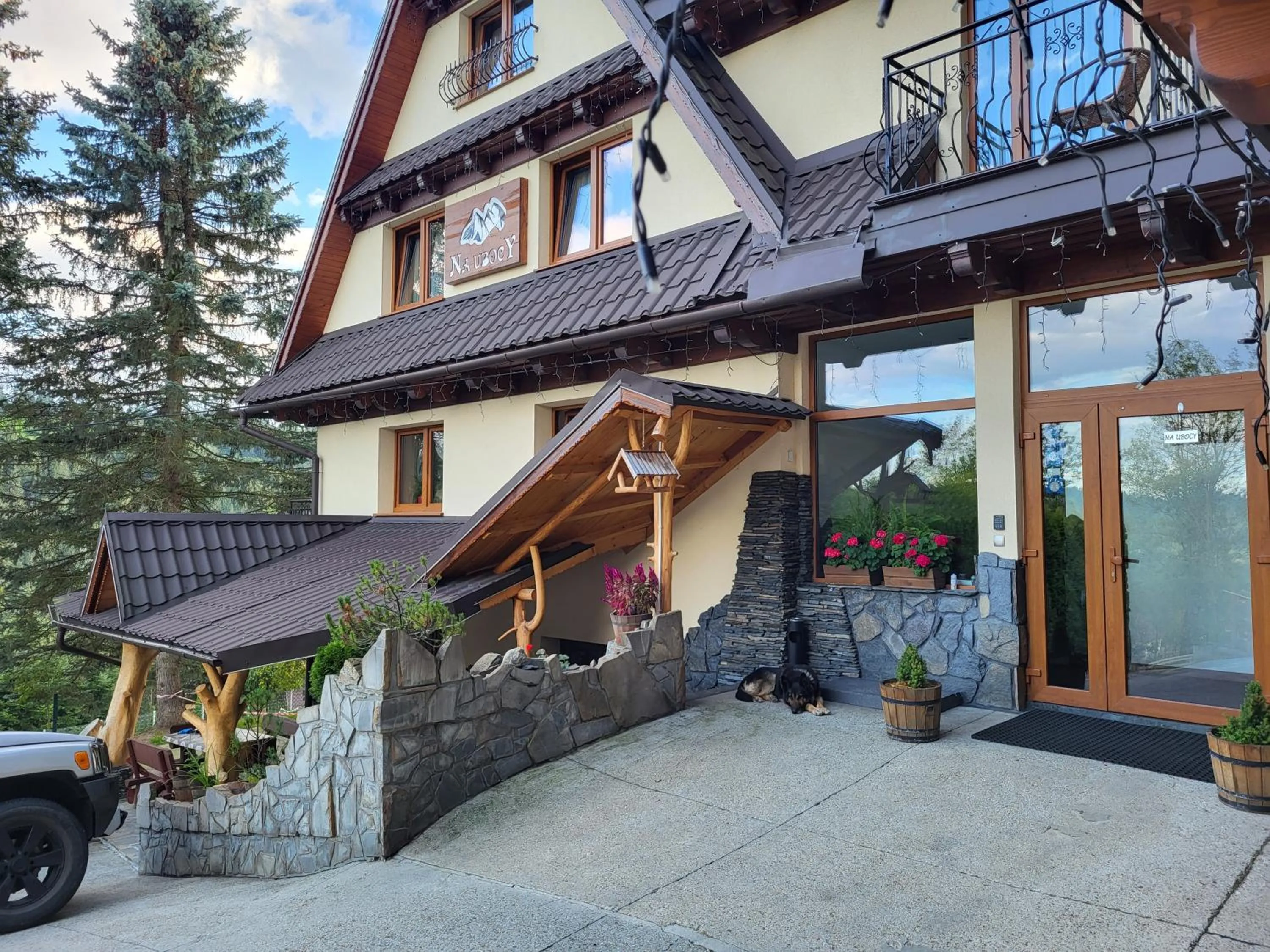 Property building in Apartamenty i Pokoje w Willi na Ubocy