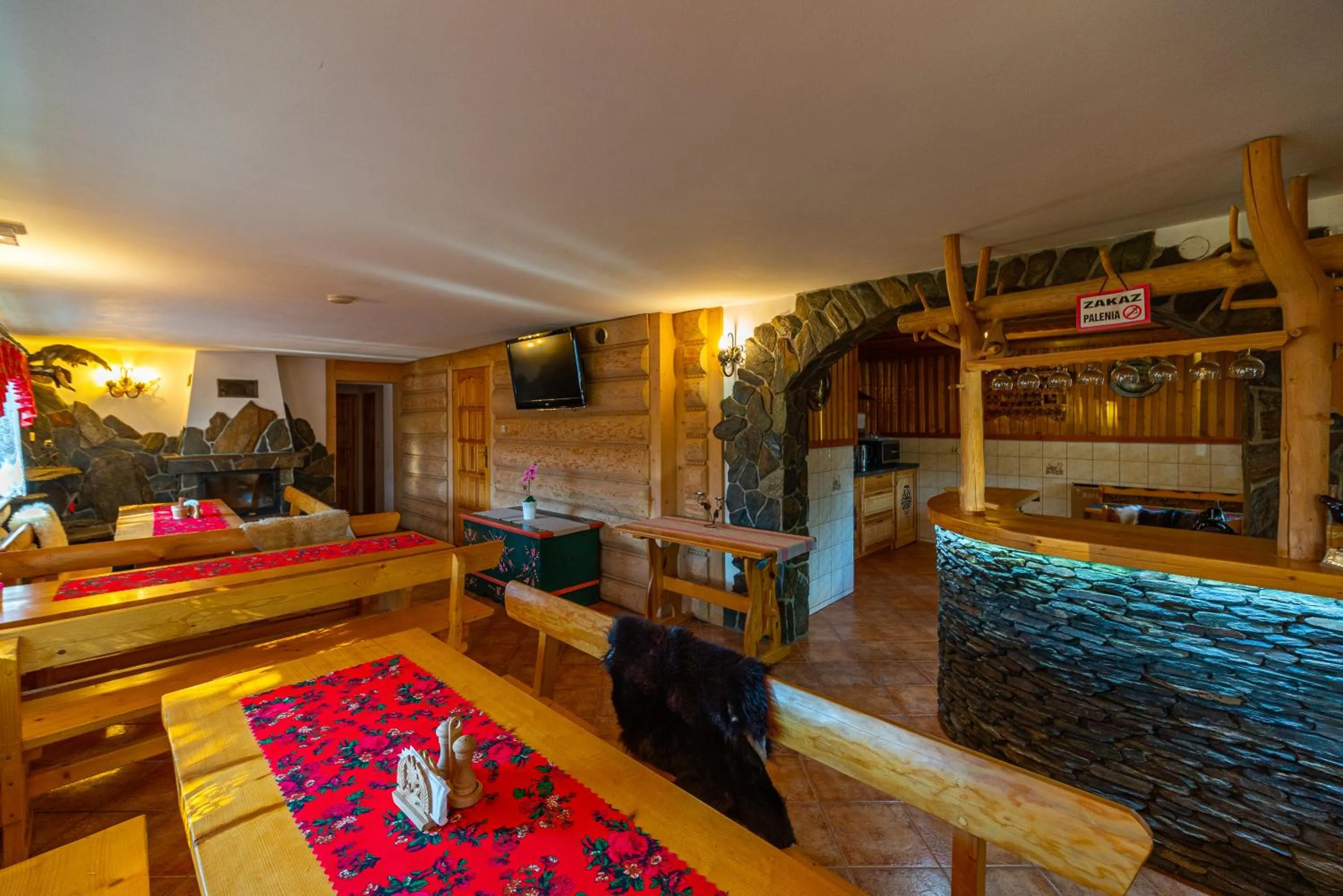 Communal lounge/ TV room in Apartamenty i Pokoje w Willi na Ubocy