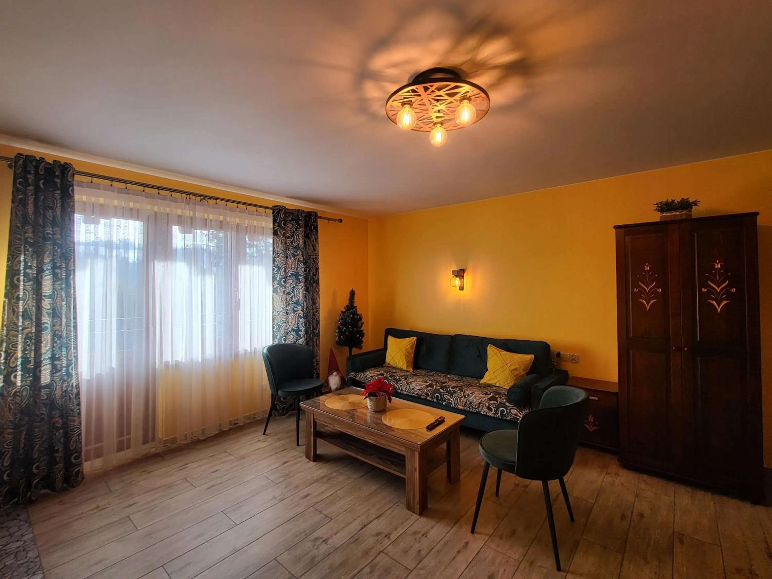 Communal lounge/ TV room in Apartamenty i Pokoje w Willi na Ubocy