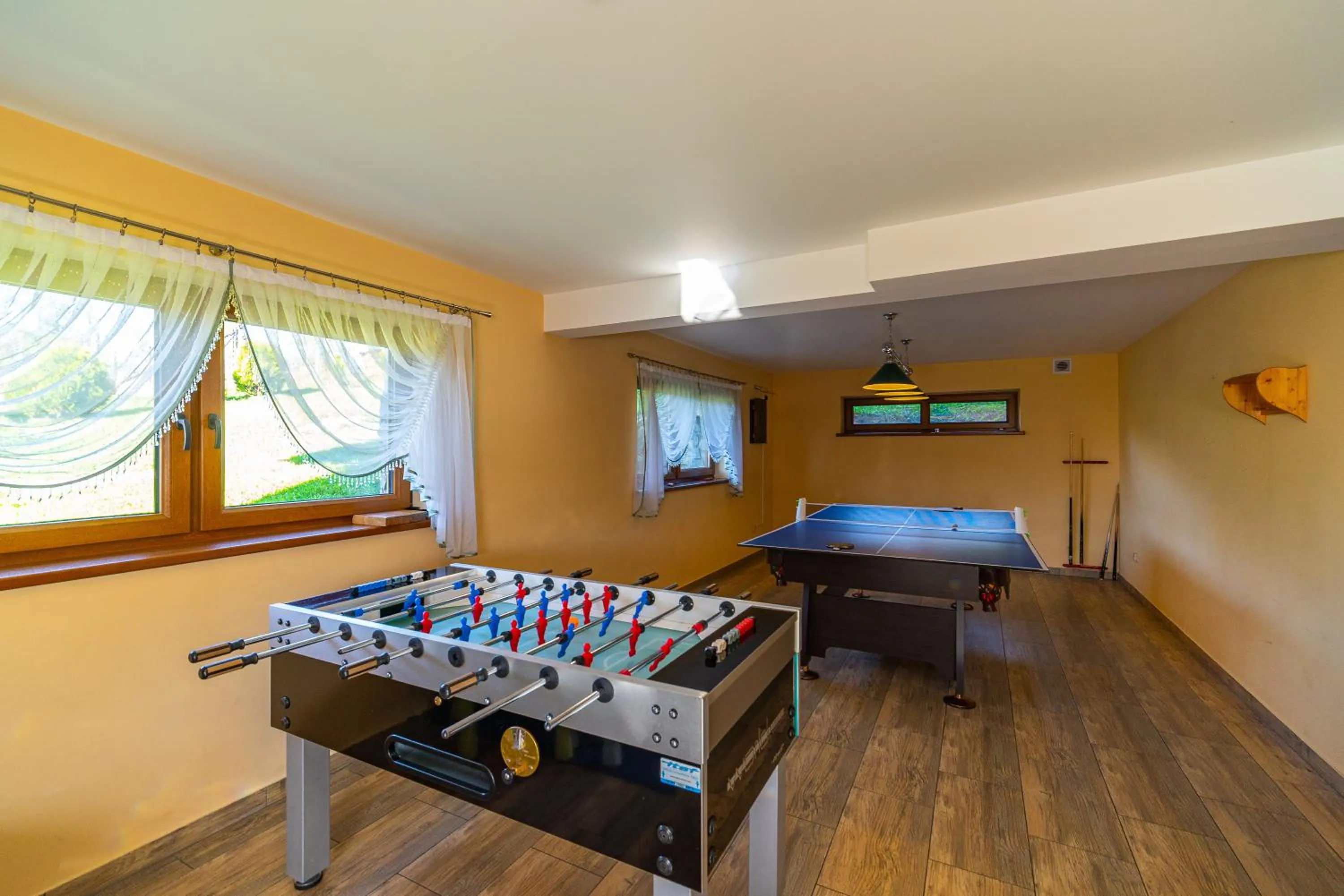 Billiard in Apartamenty i Pokoje w Willi na Ubocy