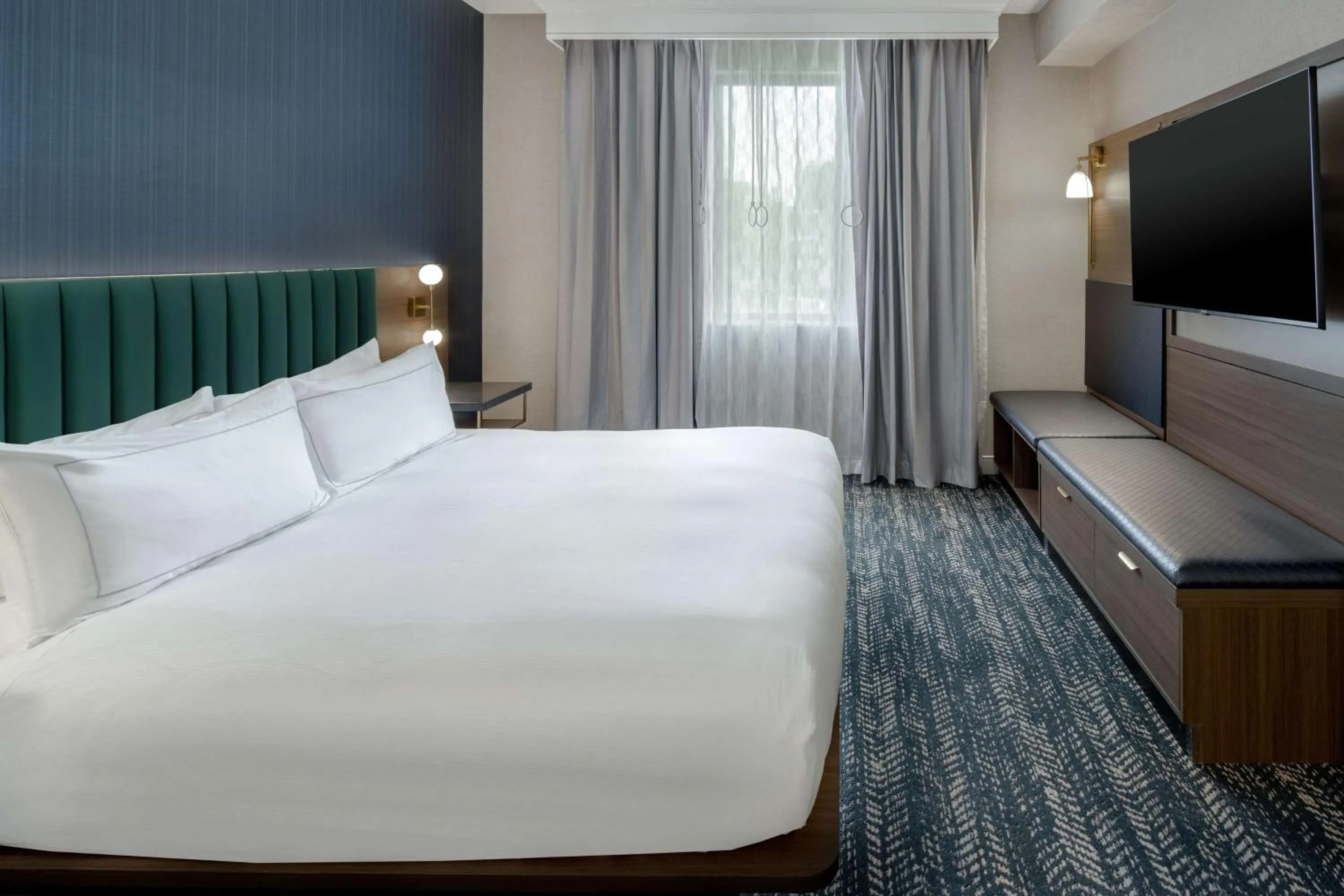 Bed in DoubleTree Suites by Hilton Mount Laurel