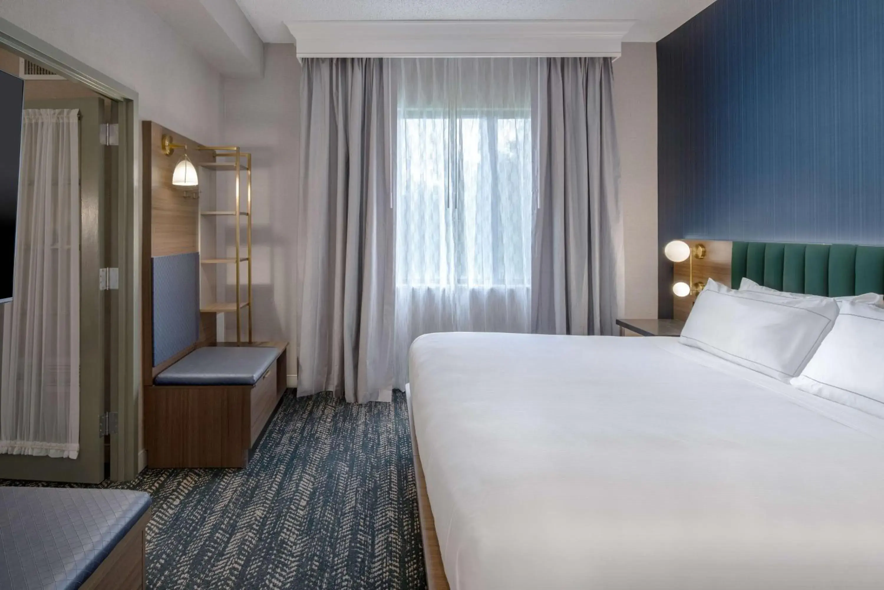 Deluxe King Suite in DoubleTree Suites by Hilton Mount Laurel Deluxe King Suite in DoubleTree Suites by Hilton Mount Laurel