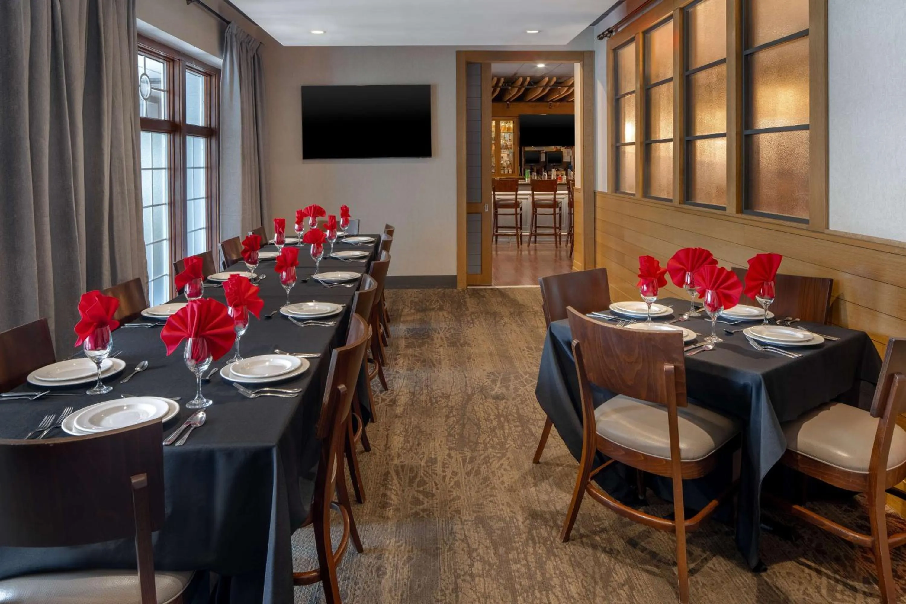 Restaurant/places to eat in DoubleTree Suites by Hilton Mount Laurel