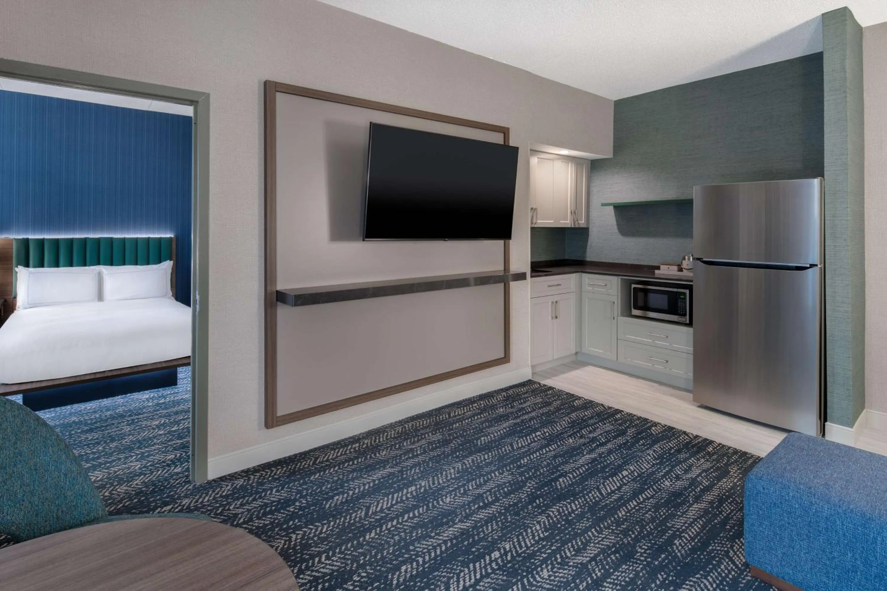 Bed in DoubleTree Suites by Hilton Mount Laurel