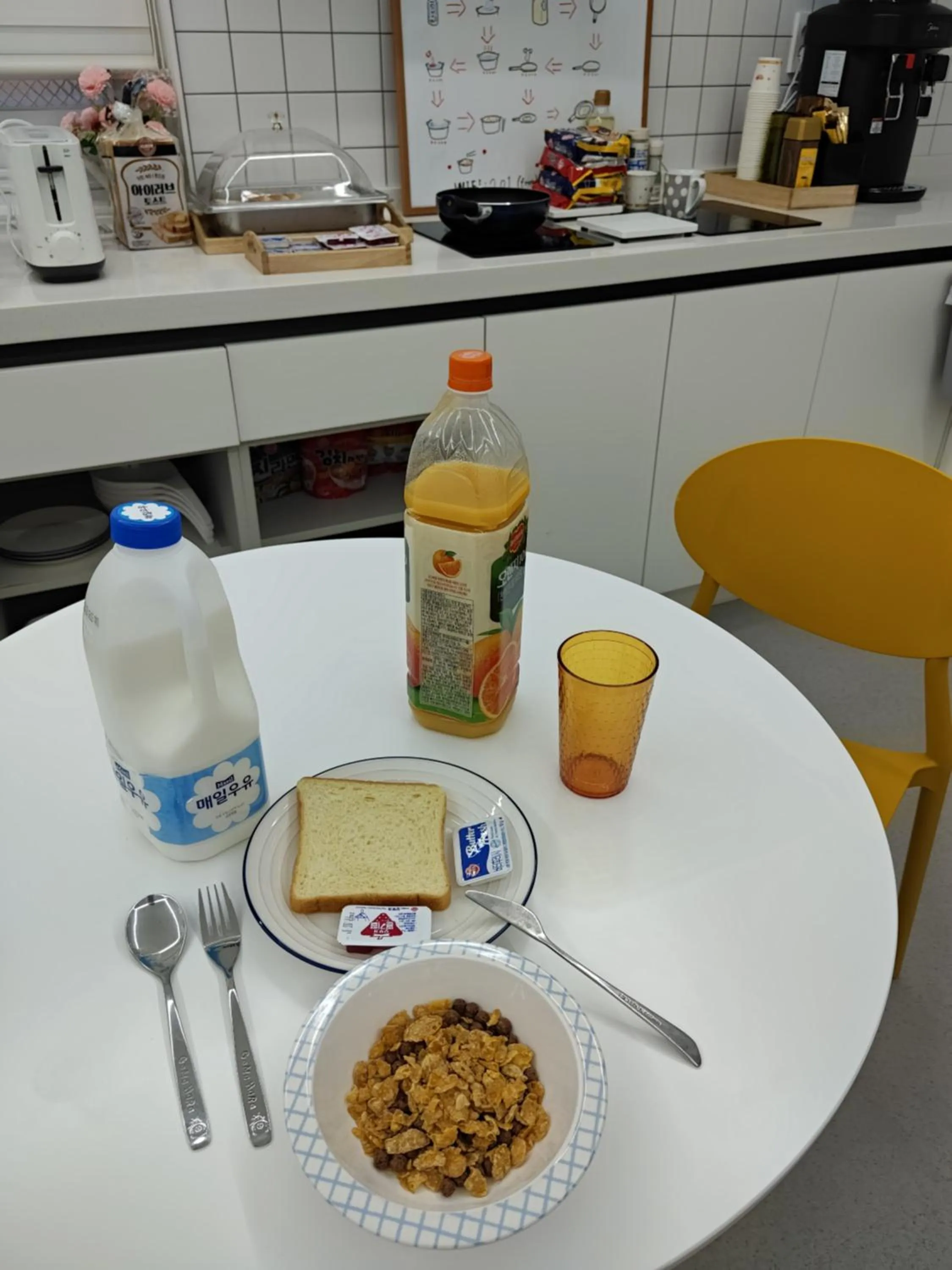 Coffee/tea facilities in Athene Motel