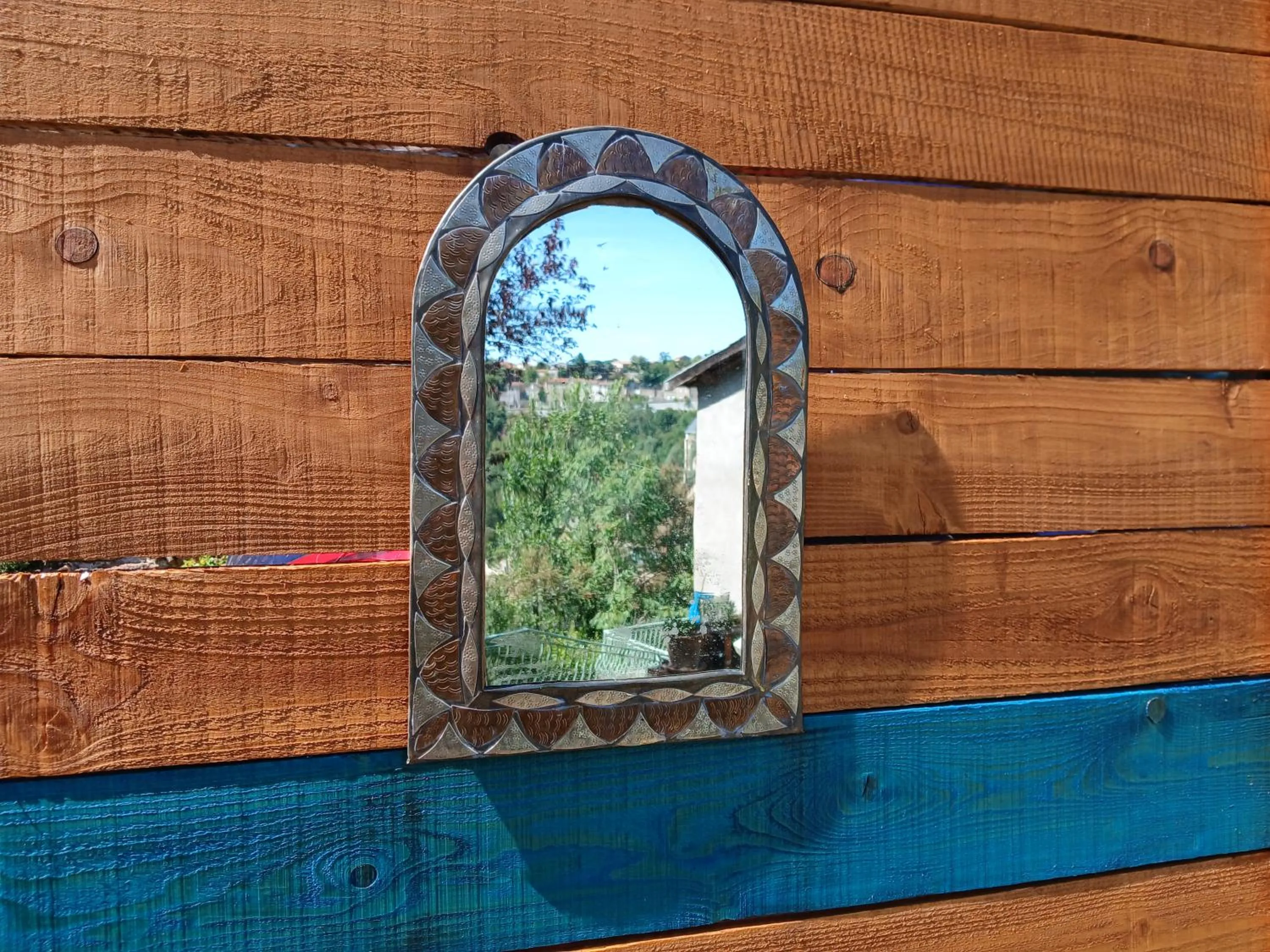 Decorative detail in Le Chalet du Parc proche du safari parc de Peaugres