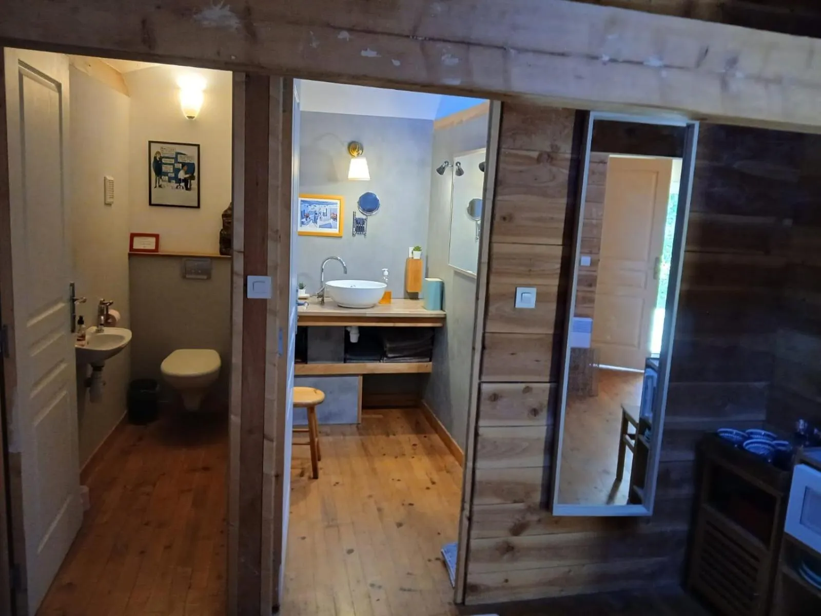 Bathroom in Le Chalet du Parc proche du safari parc de Peaugres