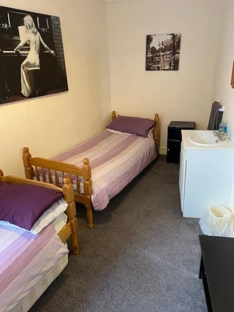 Bedroom, Bed in The Railway Inn