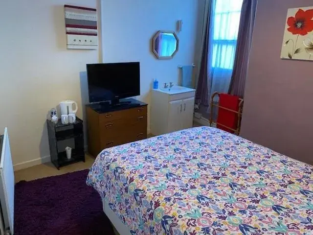 Bedroom, Bed in The Railway Inn Bedroom, Bed in The Railway Inn