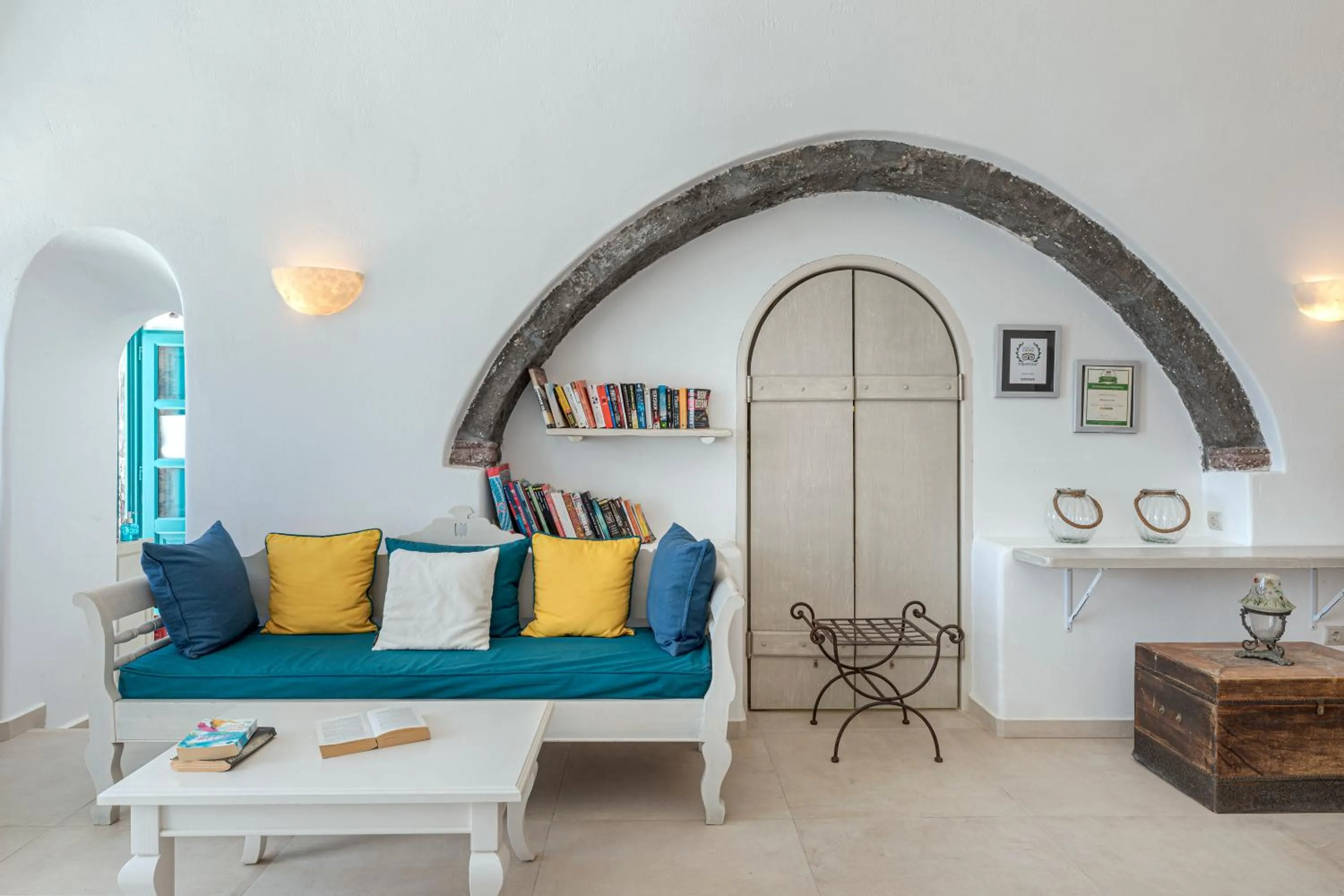 Seating area in Afroessa Hotel by Pearl Hotel Collection