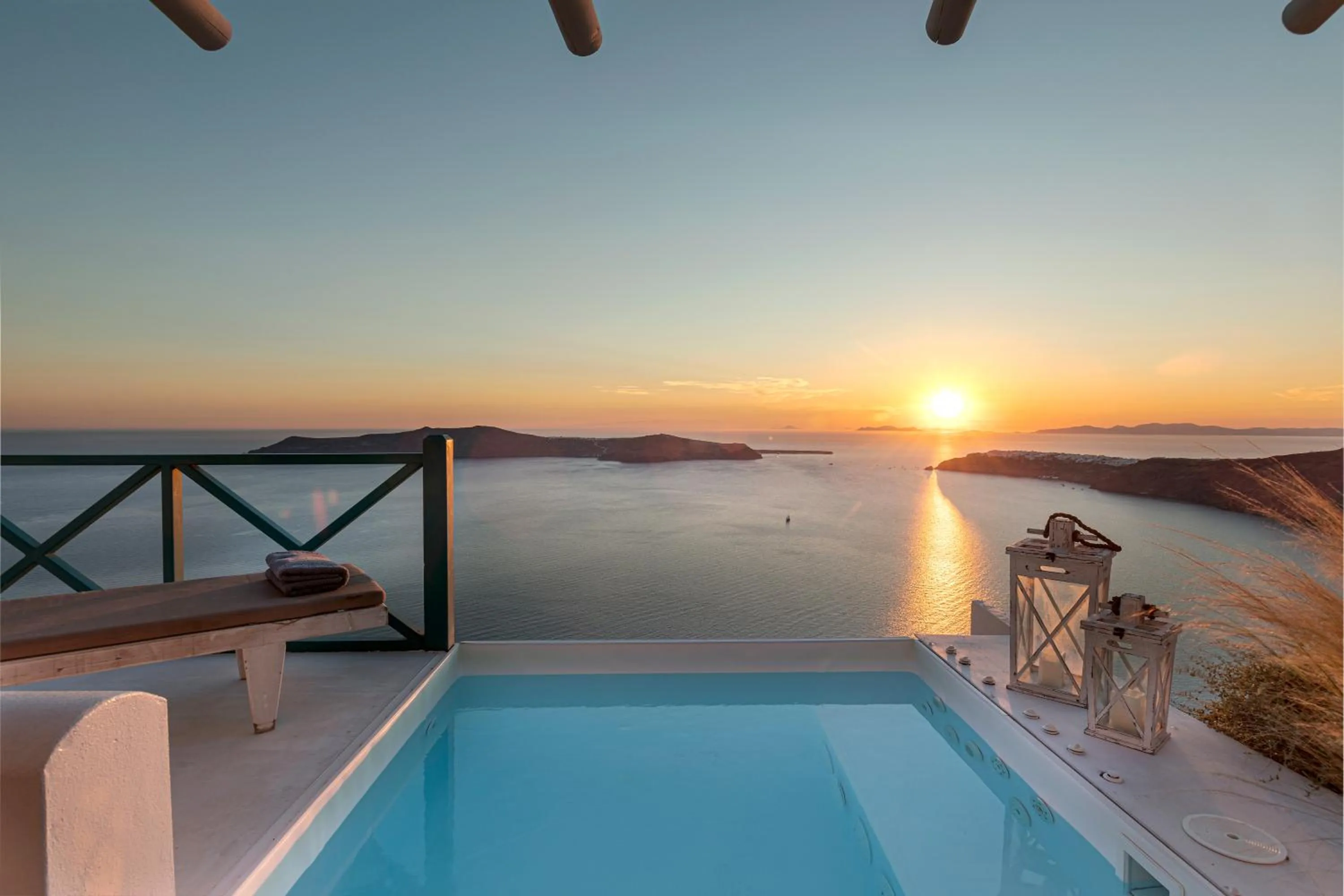 Hot Tub in Afroessa Hotel by Pearl Hotel Collection