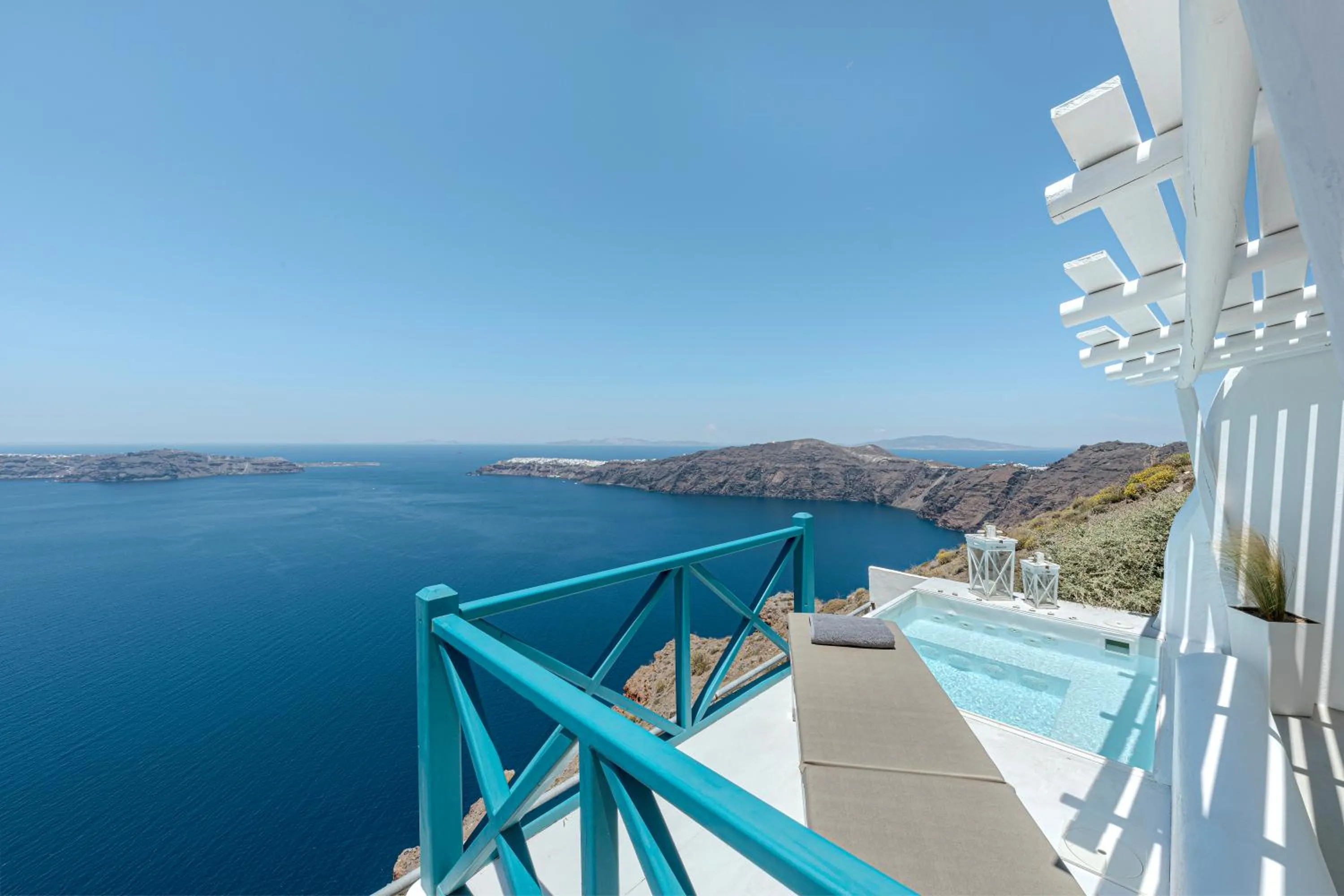 Hot Tub in Afroessa Hotel by Pearl Hotel Collection