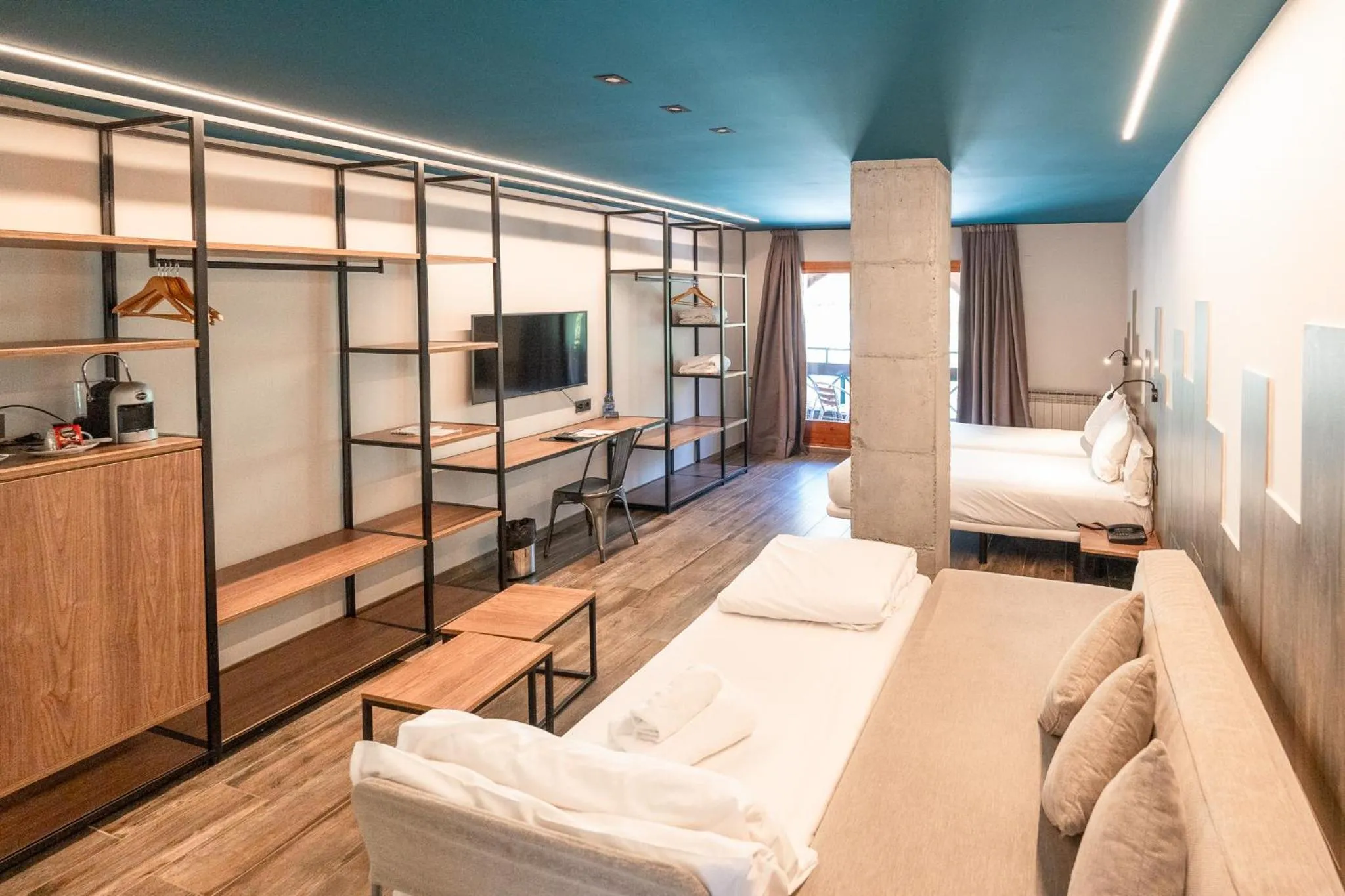 Photo of the whole room in Ushuaia, The Mountain Hotel