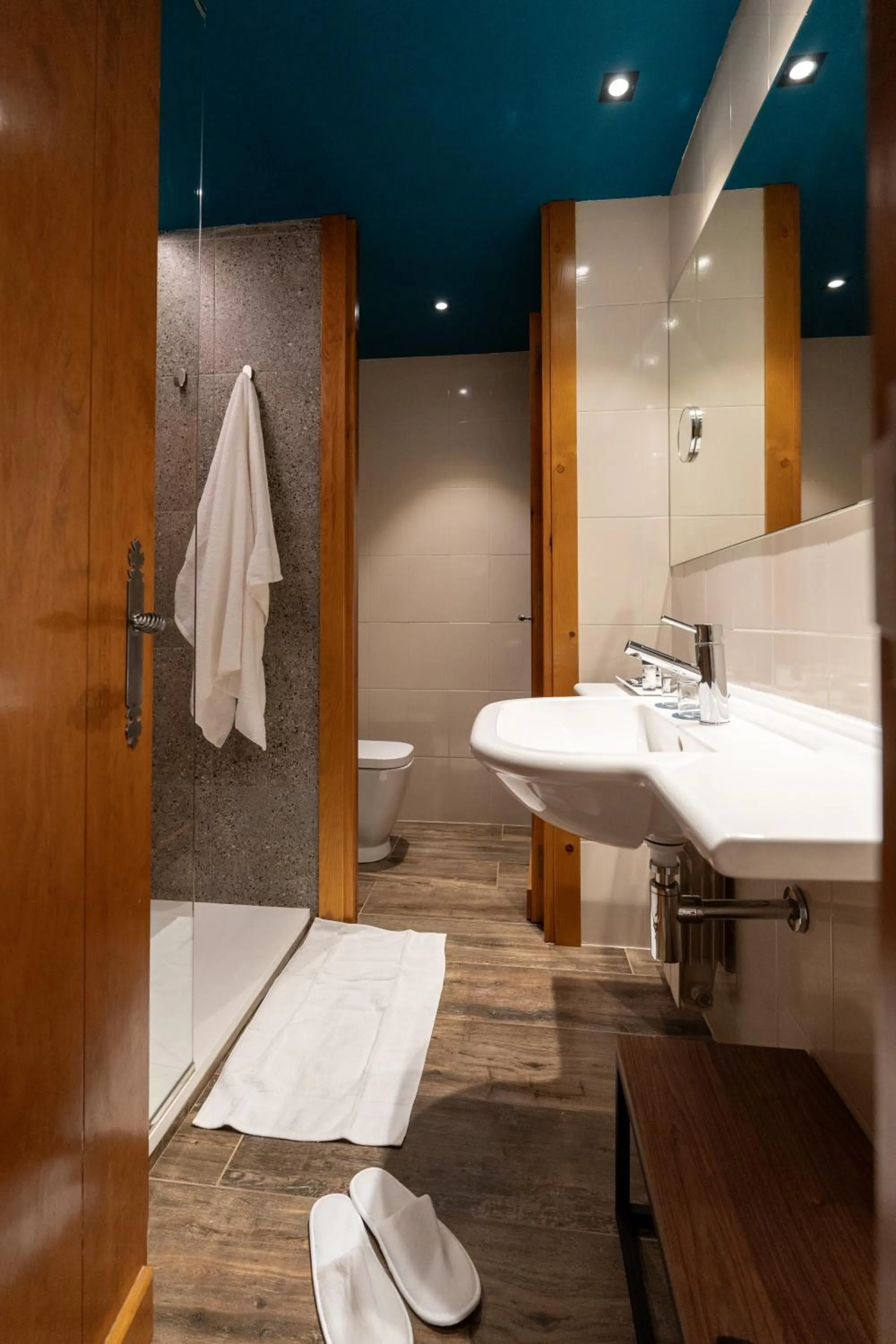 Bathroom in Ushuaia, The Mountain Hotel