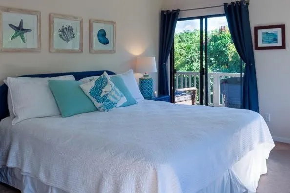 Bed in Hanalei Bay Villa 26