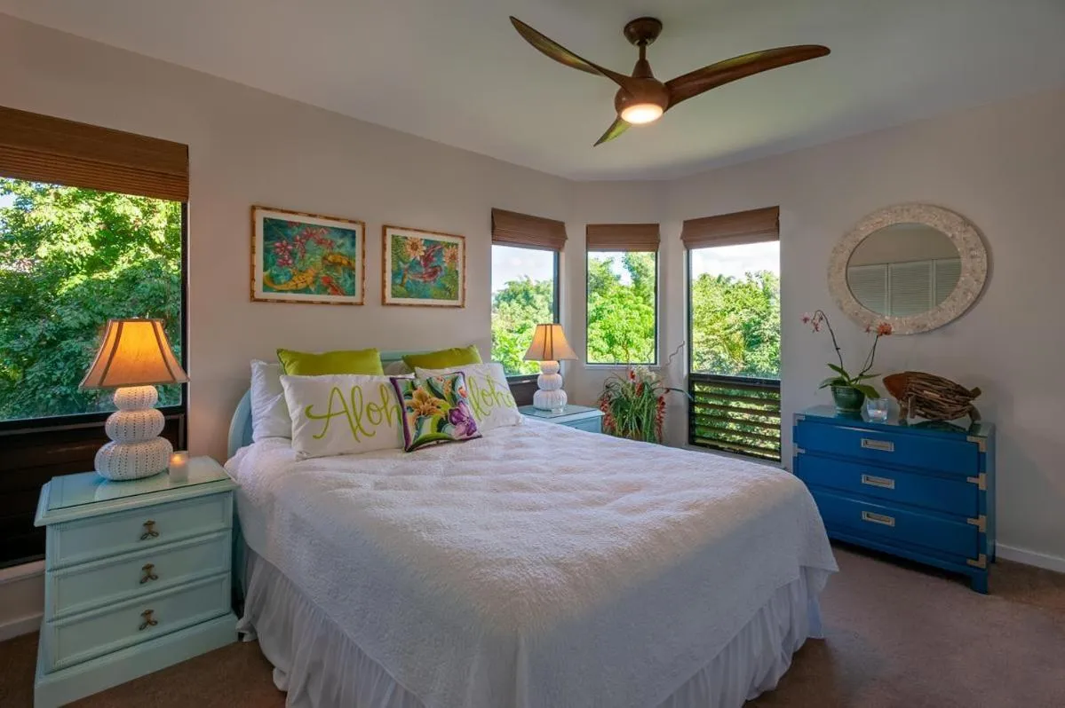 Bed in Hanalei Bay Villa 26
