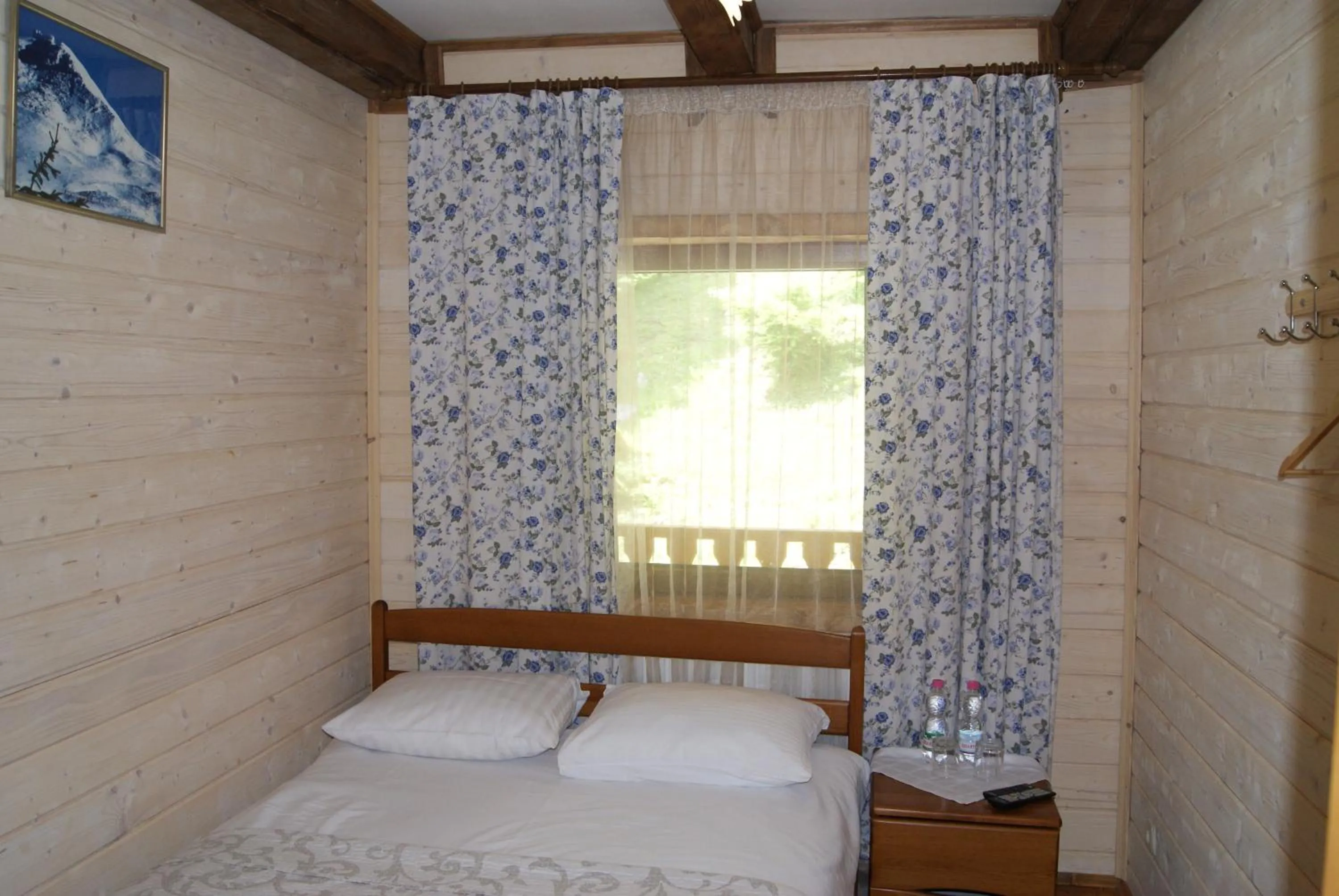 Bed in Hotel Dykyi Med
