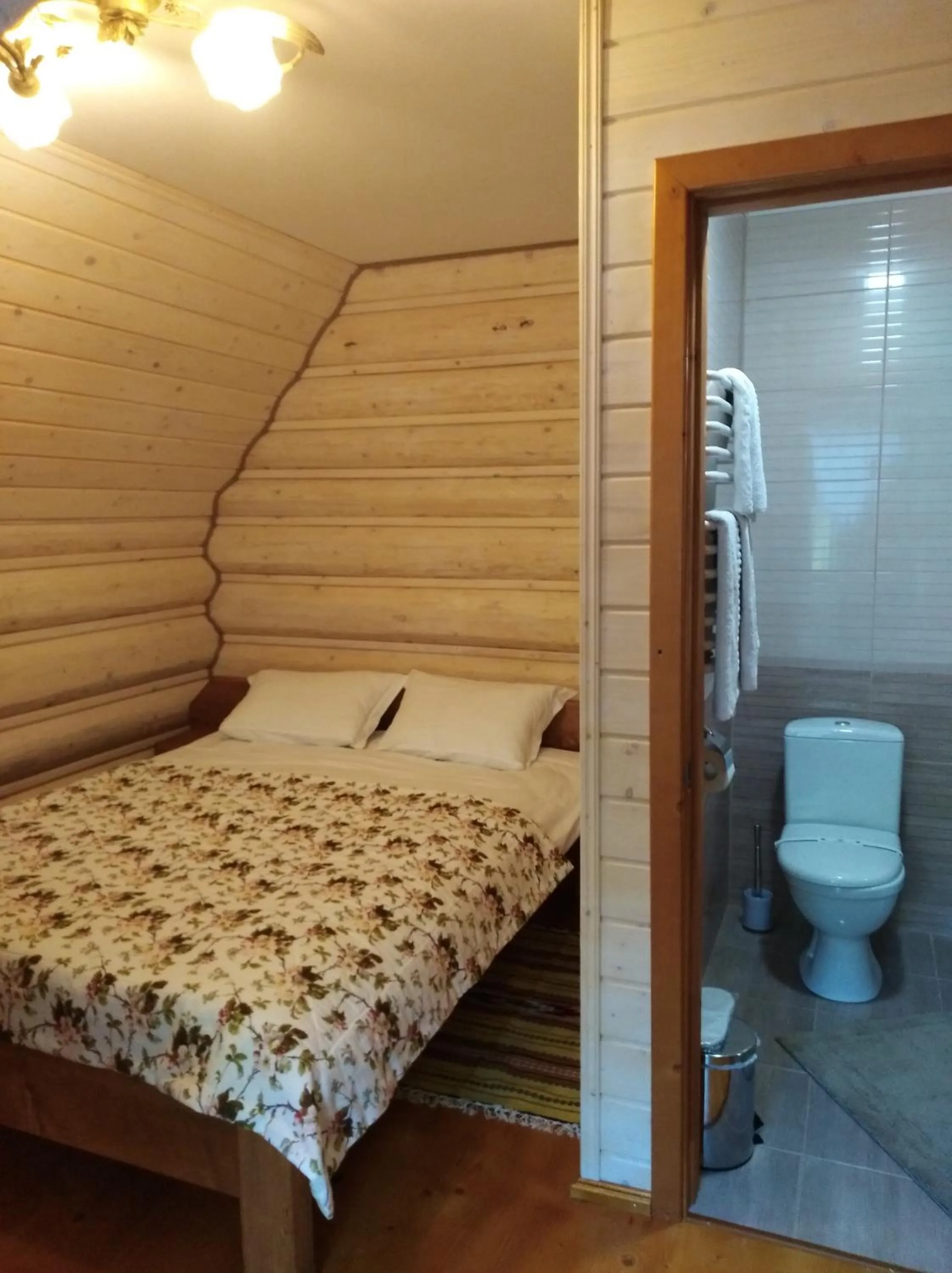 Bed in Hotel Dykyi Med