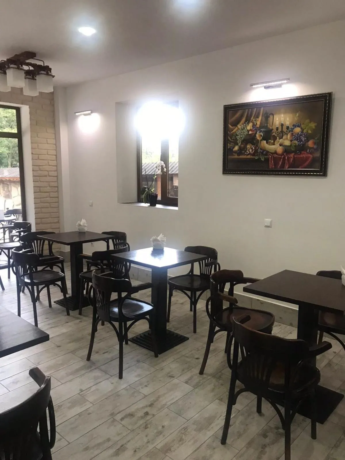 Restaurant/places to eat in Hotel Dykyi Med