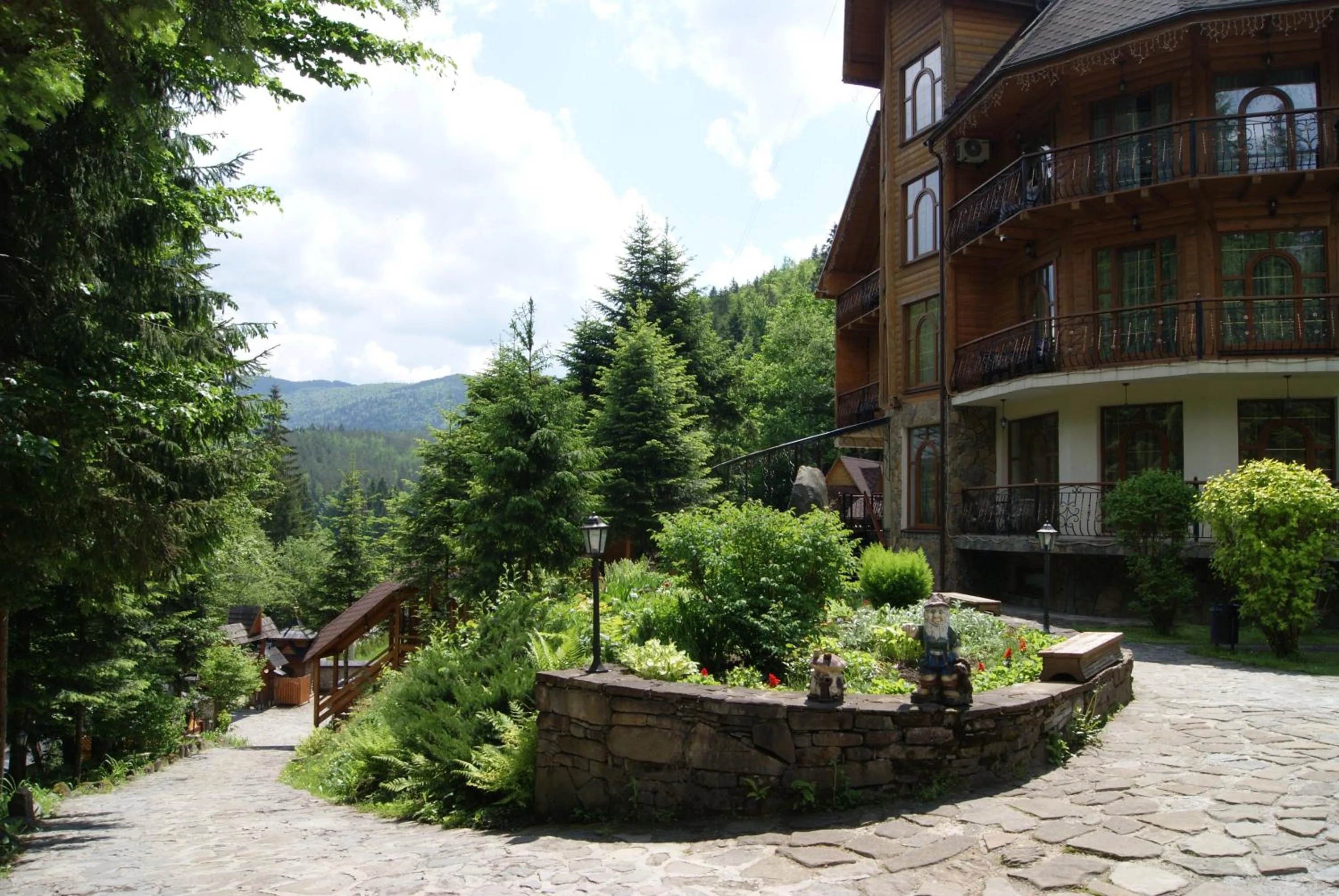 Property building in Hotel Dykyi Med