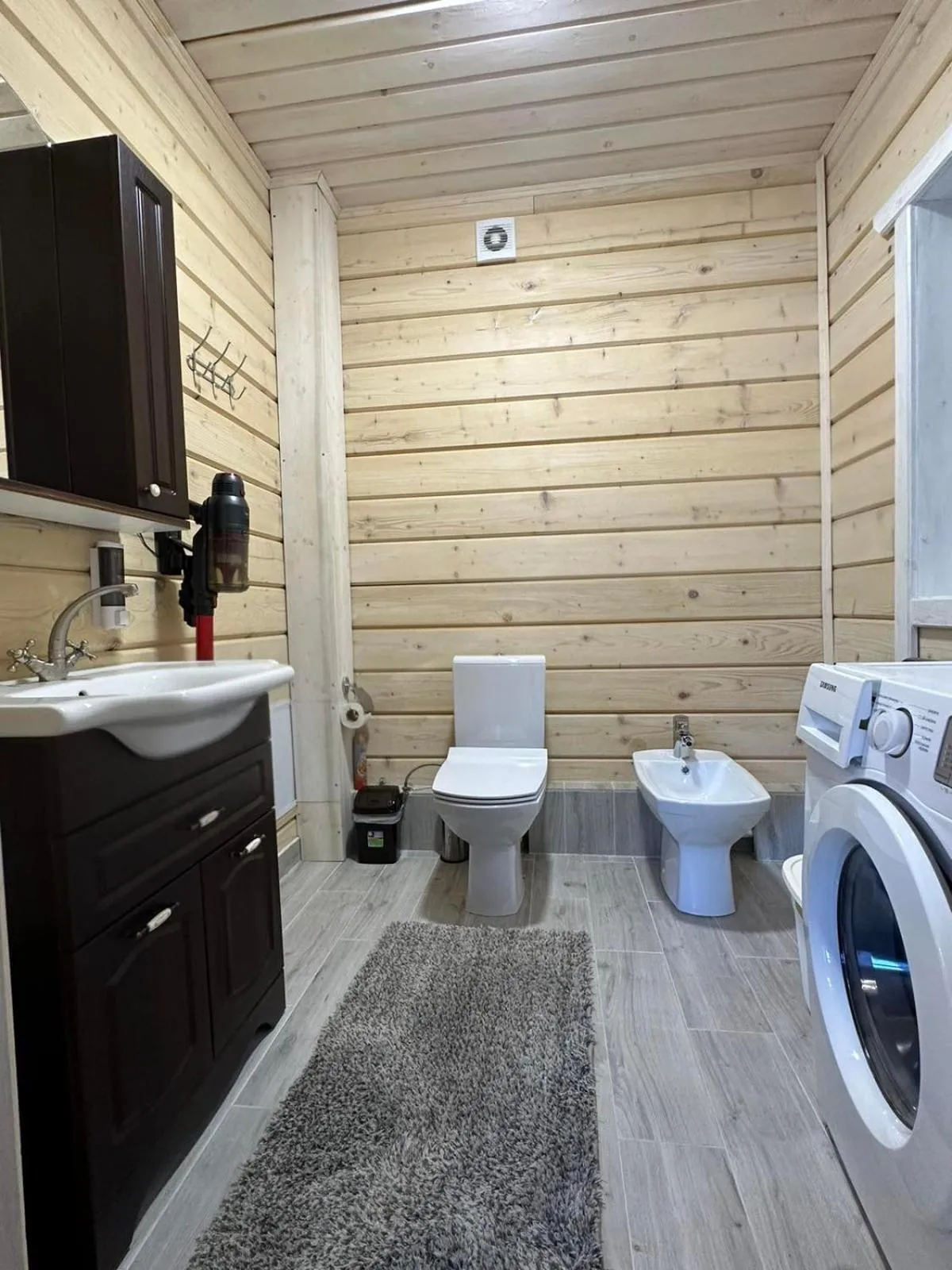 Toilet in Hotel Dykyi Med