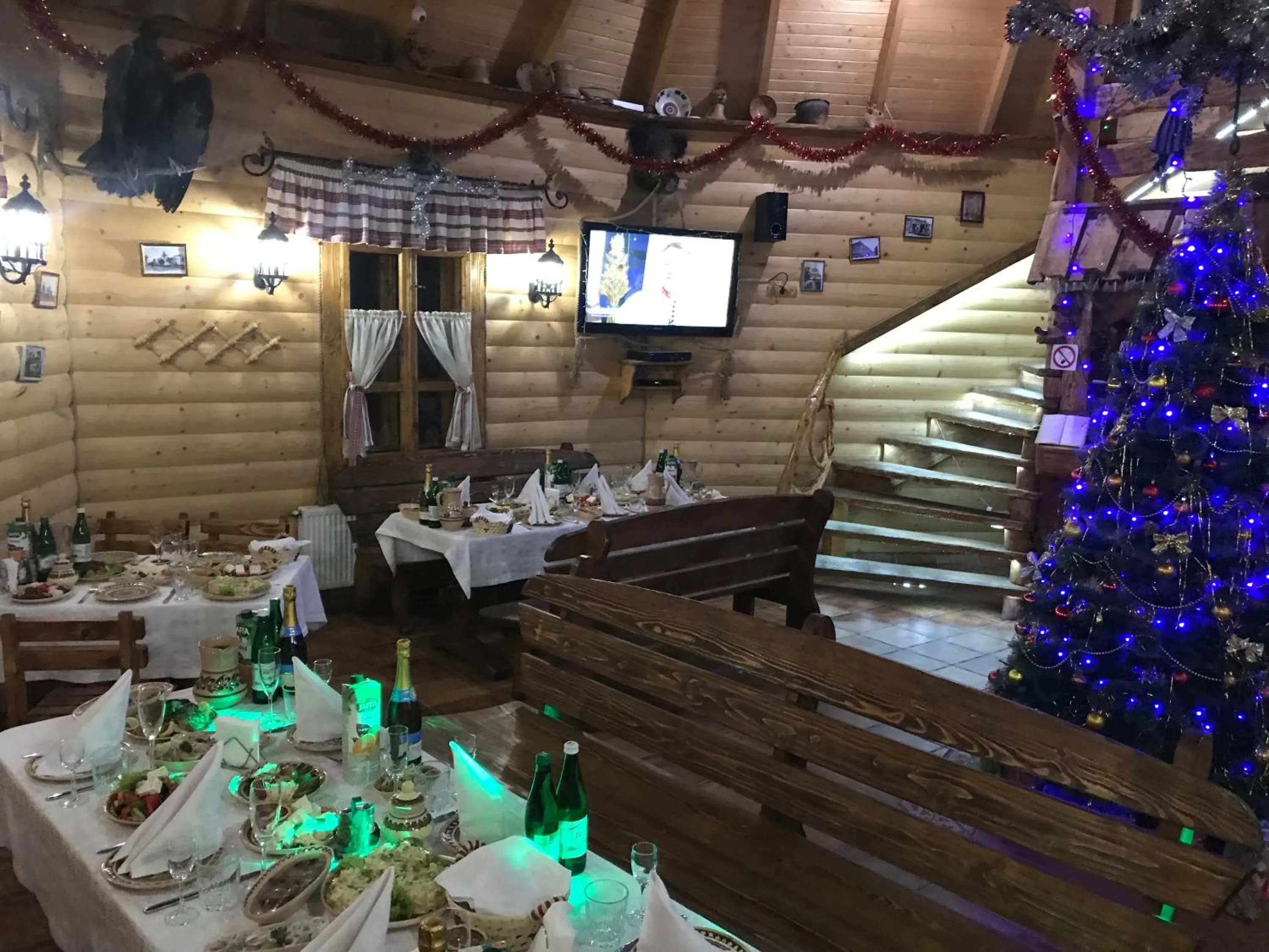 Restaurant/places to eat in Hotel Dykyi Med