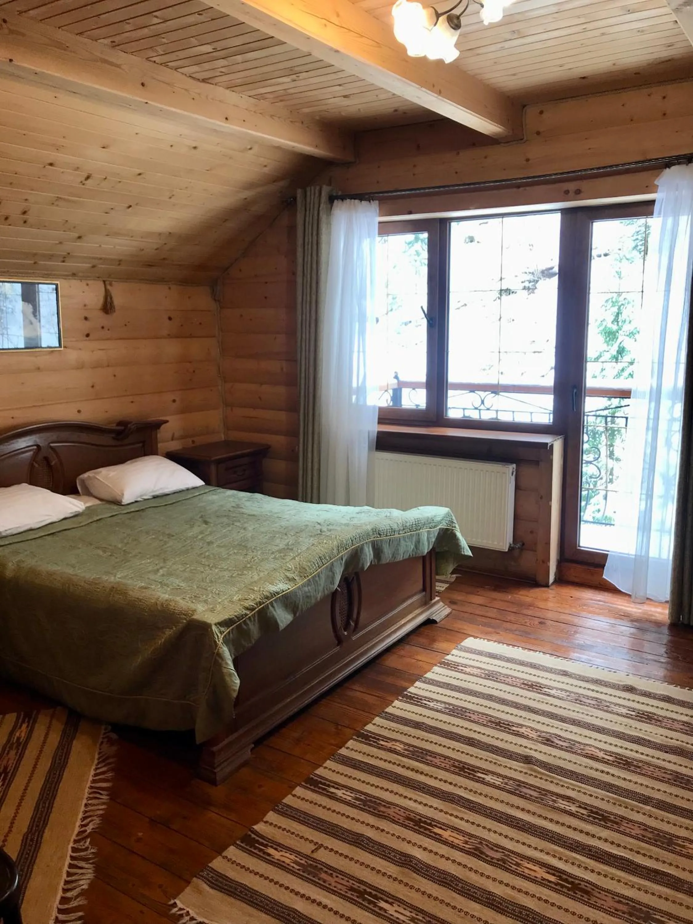 Bed in Hotel Dykyi Med