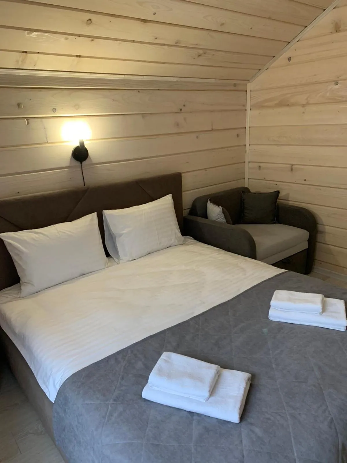 Bedroom, Bed in Hotel Dykyi Med