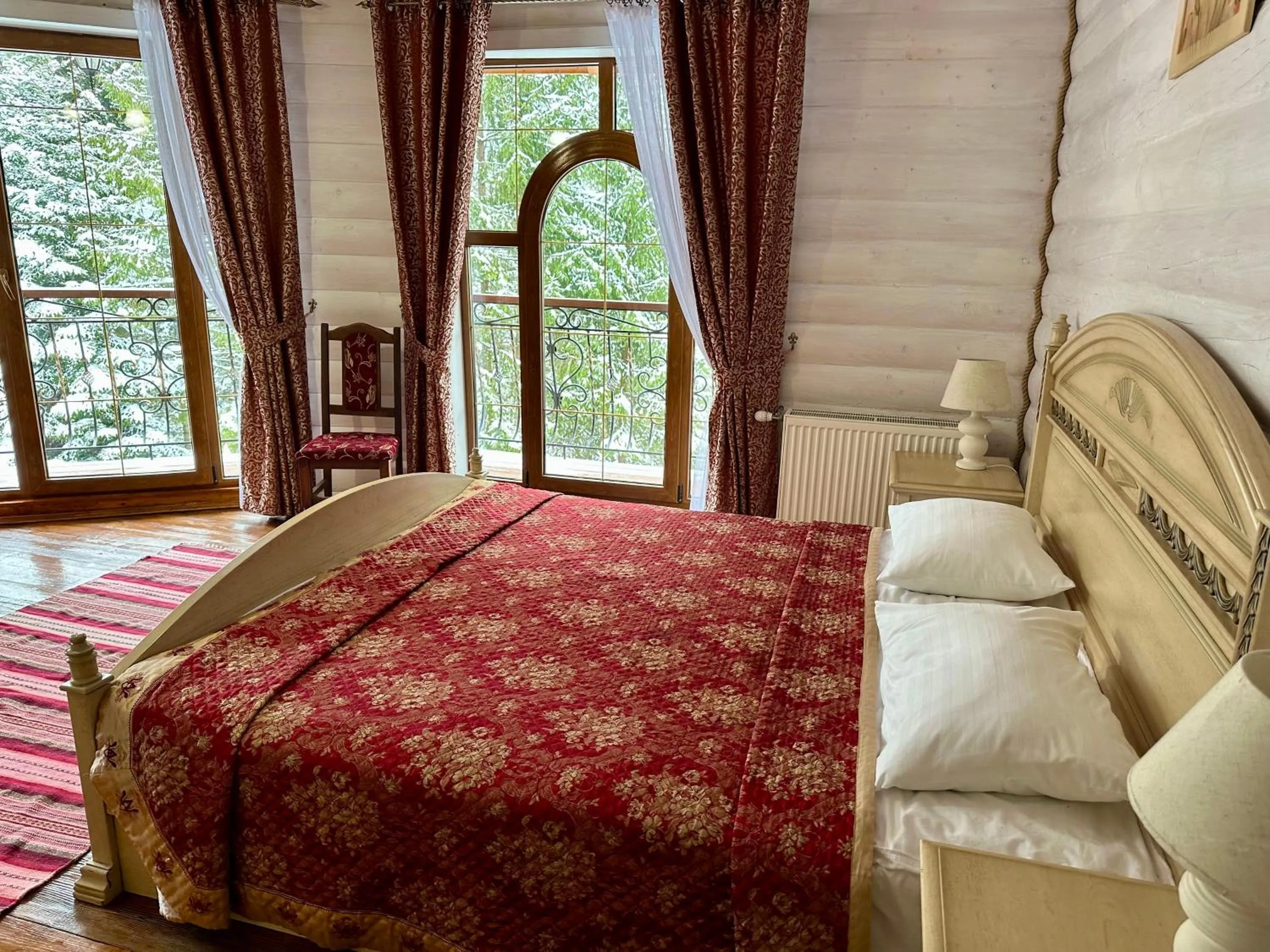 Bed in Hotel Dykyi Med