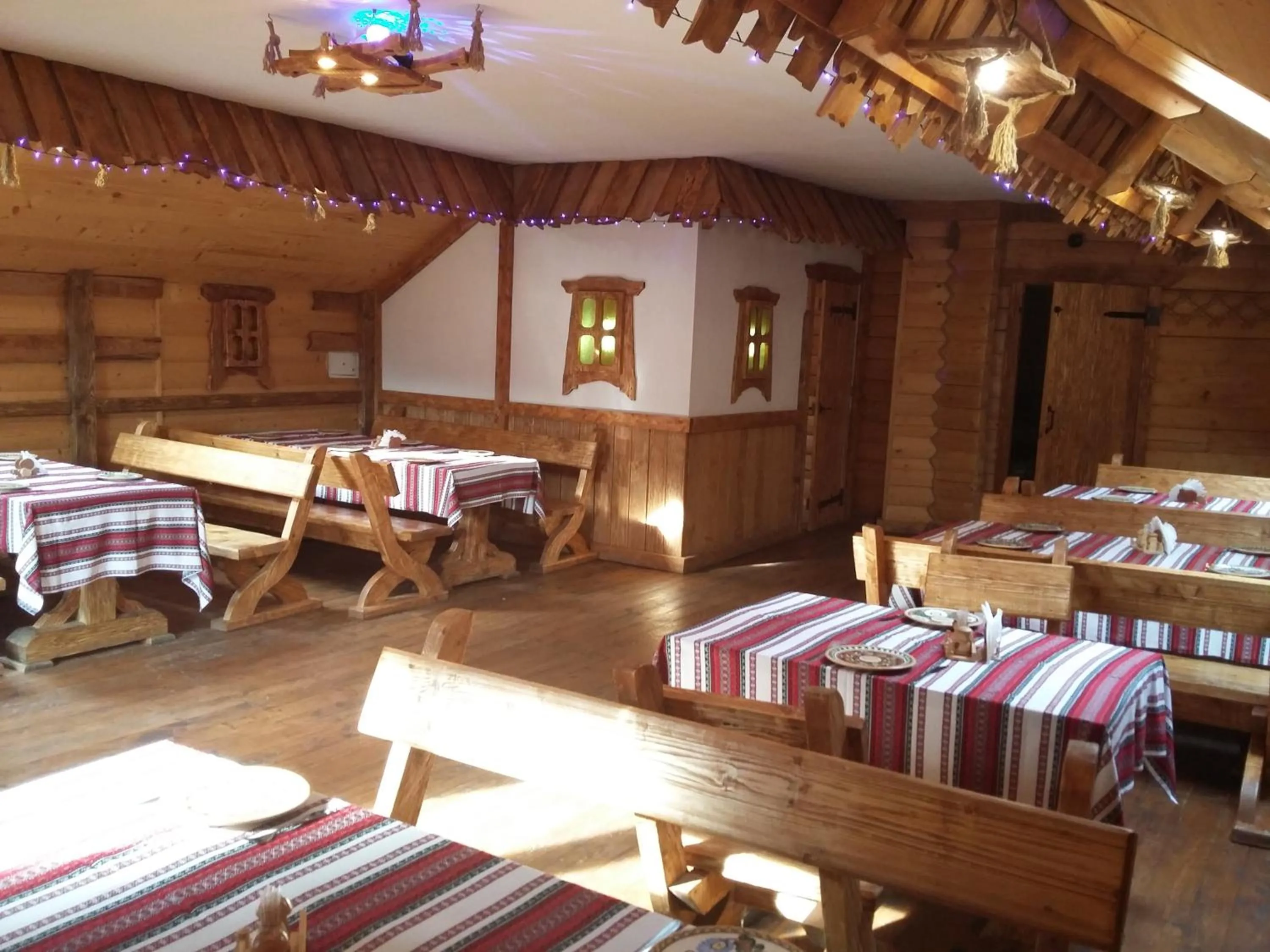 Restaurant/places to eat, Bed in Hotel Dykyi Med