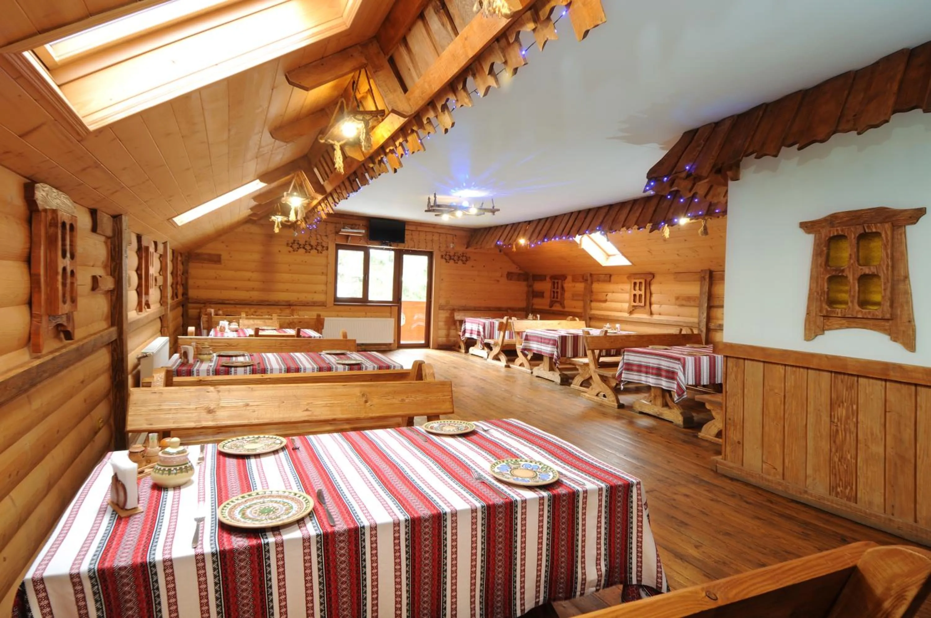 Restaurant/places to eat in Hotel Dykyi Med