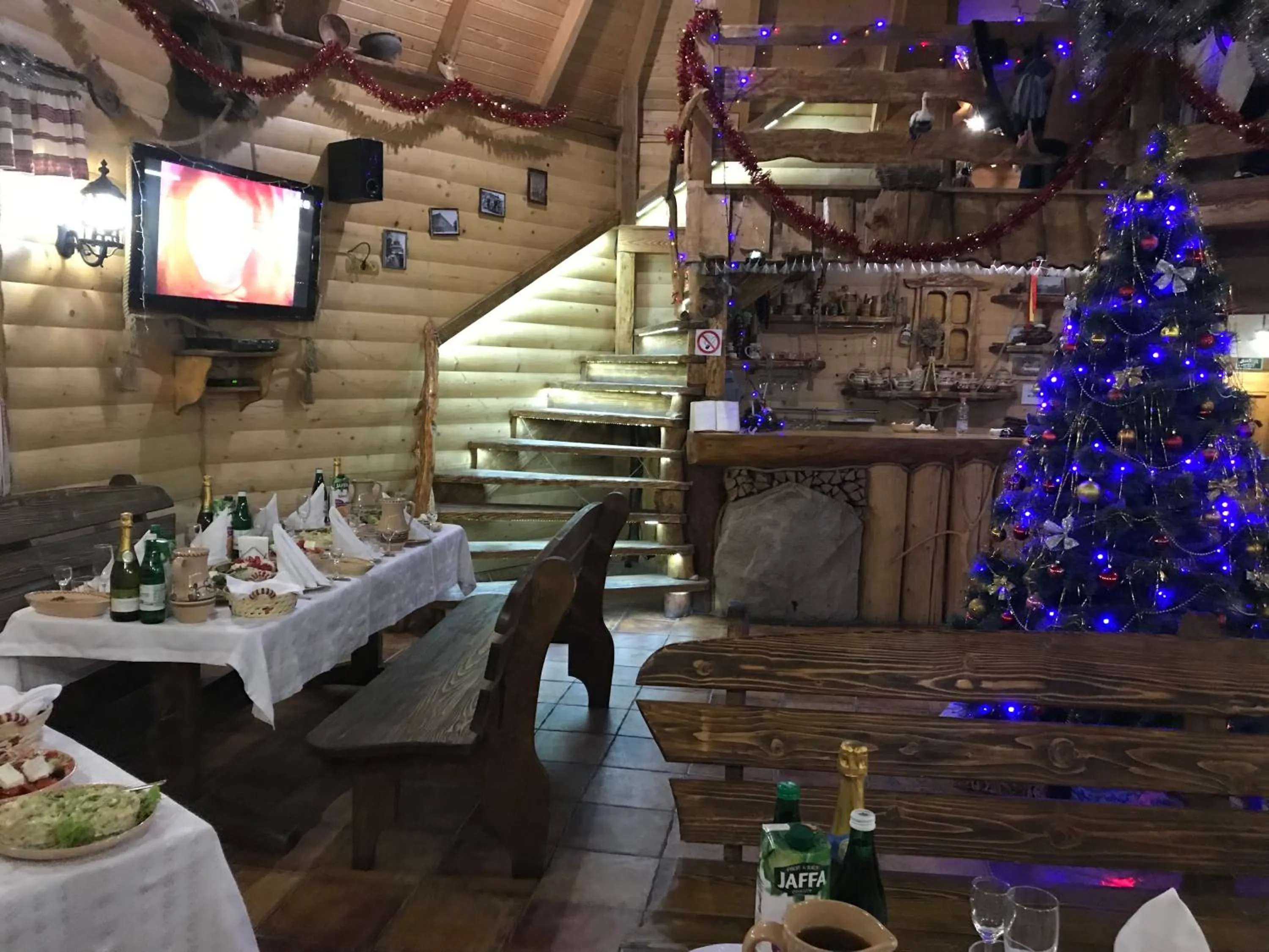 Restaurant/places to eat in Hotel Dykyi Med
