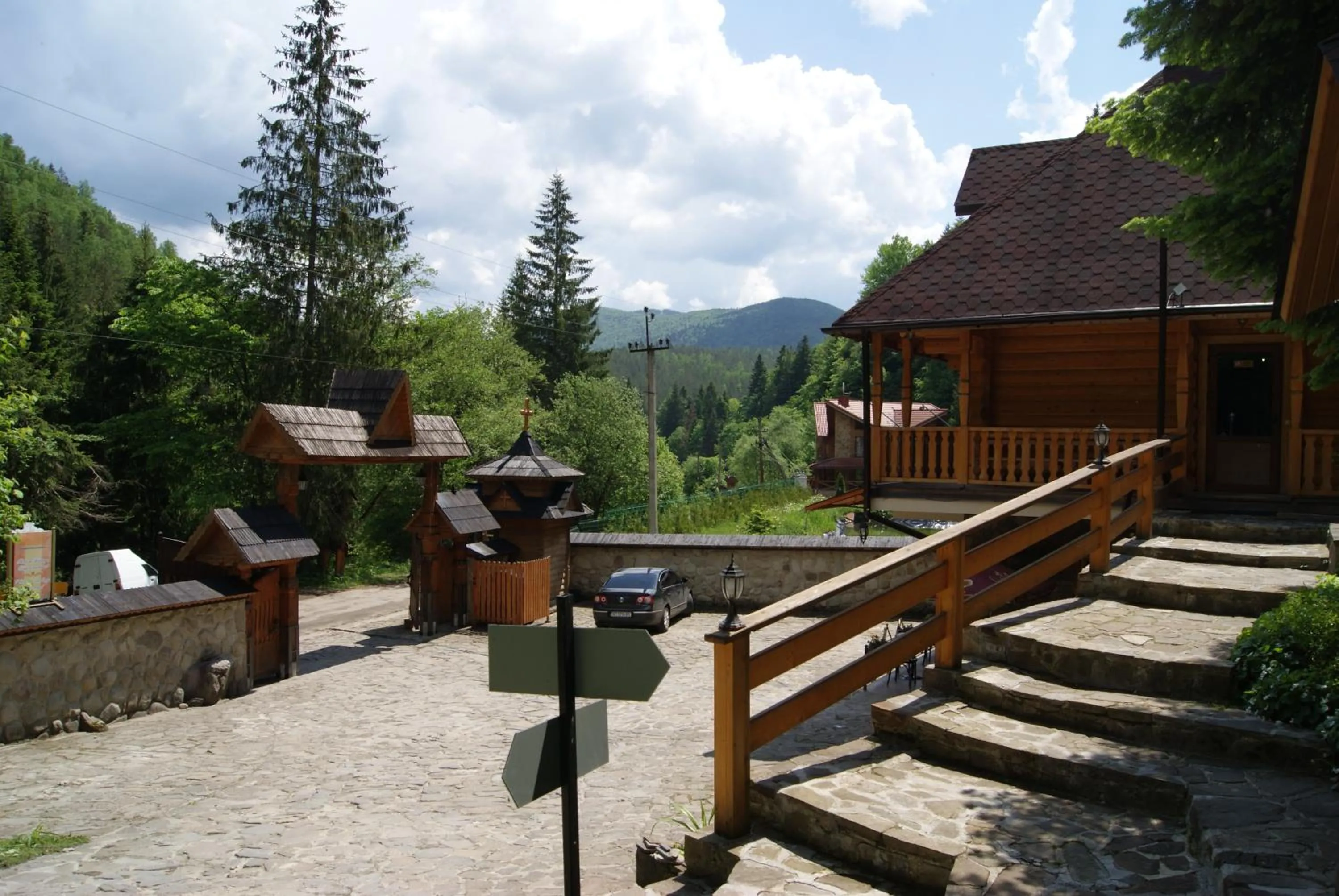 Property building in Hotel Dykyi Med