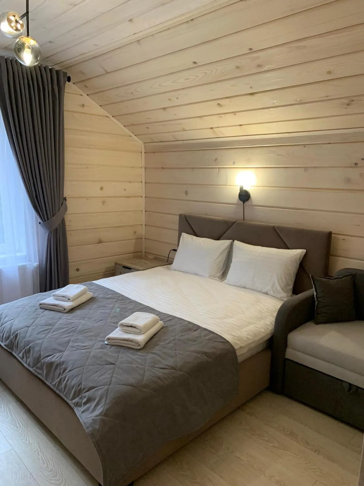 Bed in Hotel Dykyi Med