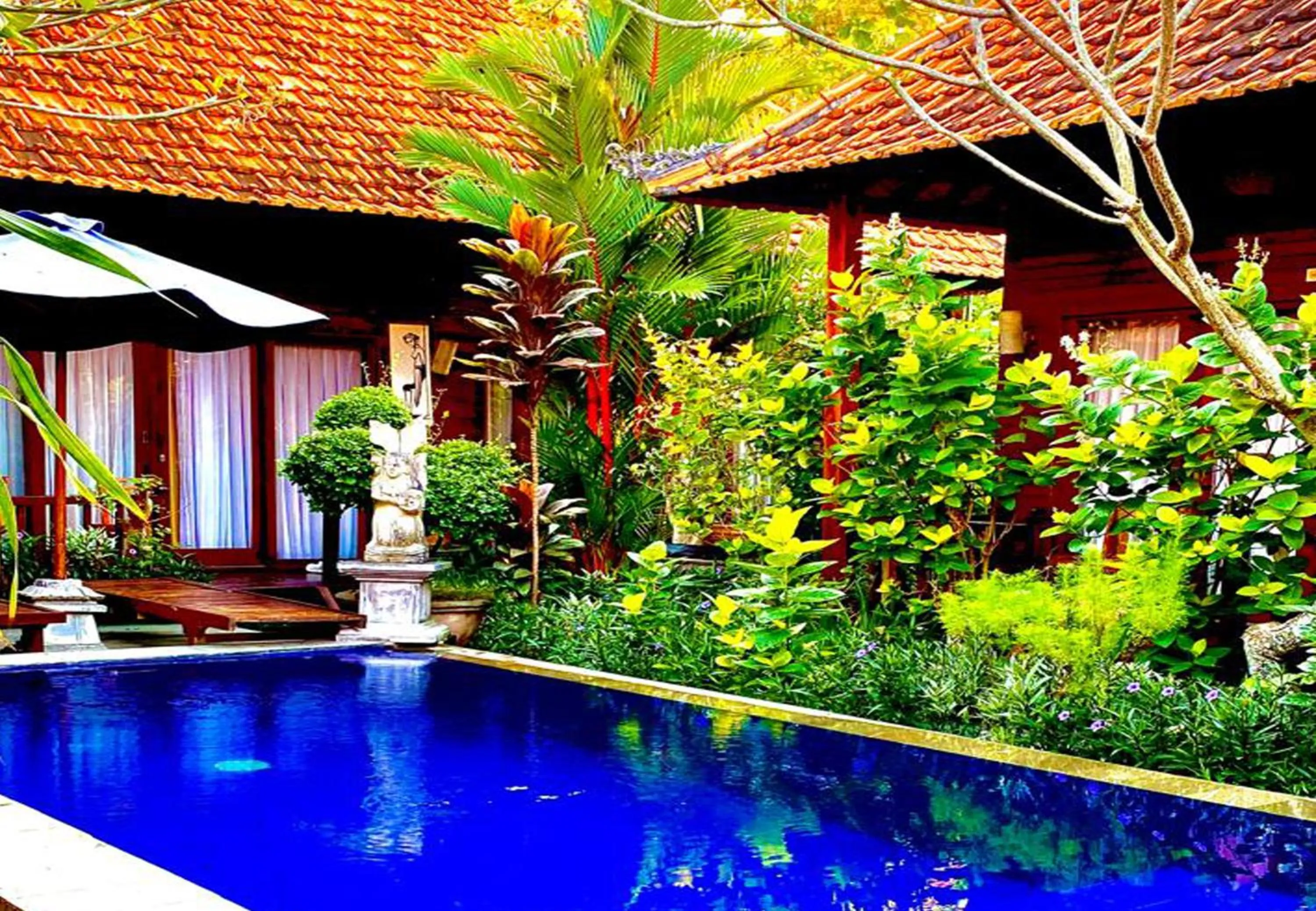 Swimming pool in Wait Garden Cottage