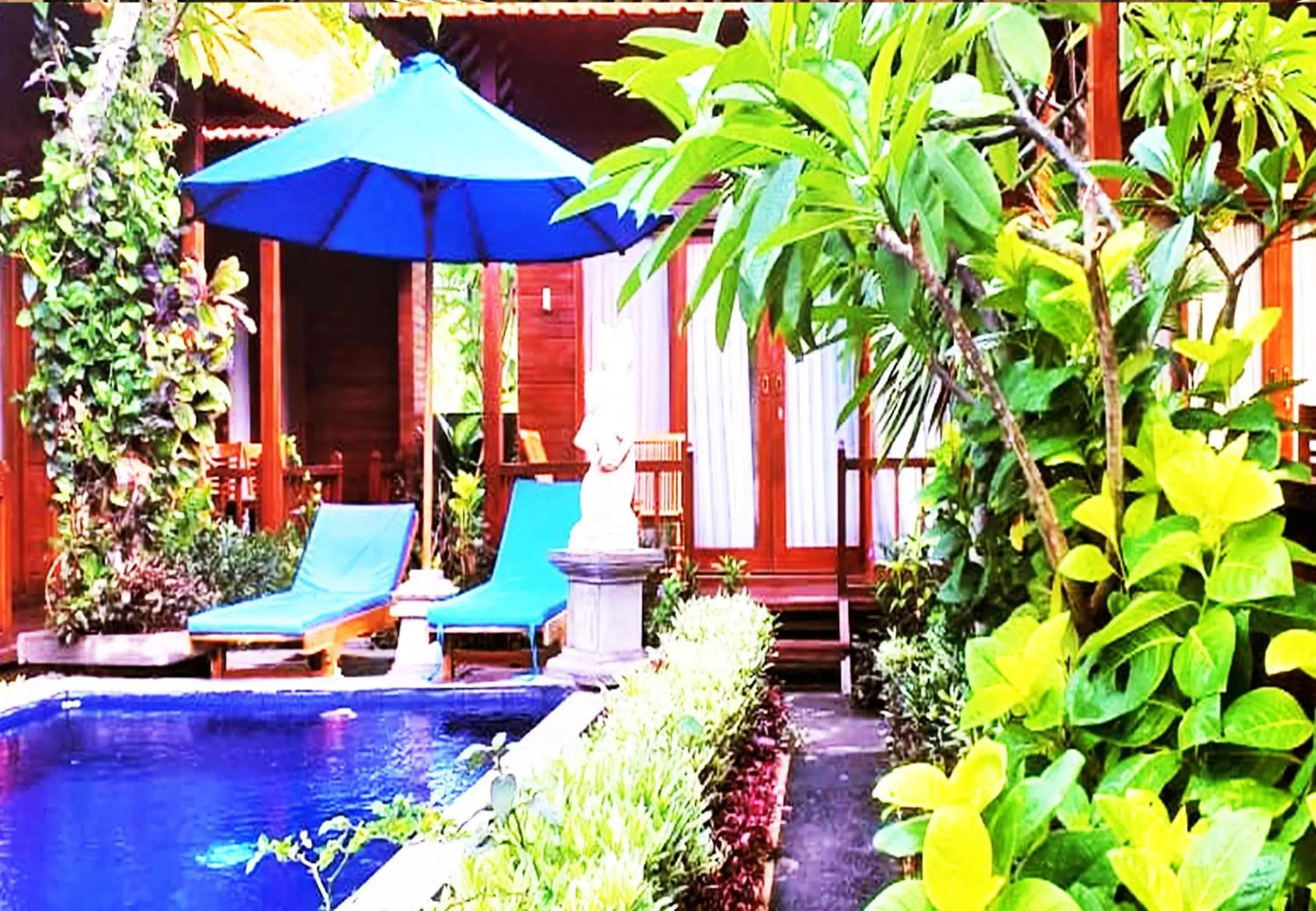 Swimming pool in Wait Garden Cottage Swimming pool in Wait Garden Cottage