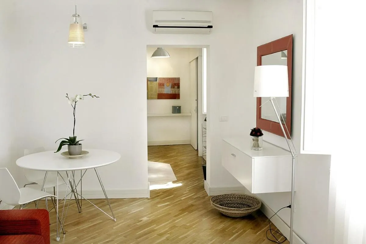 Dining area in Ognina Residence