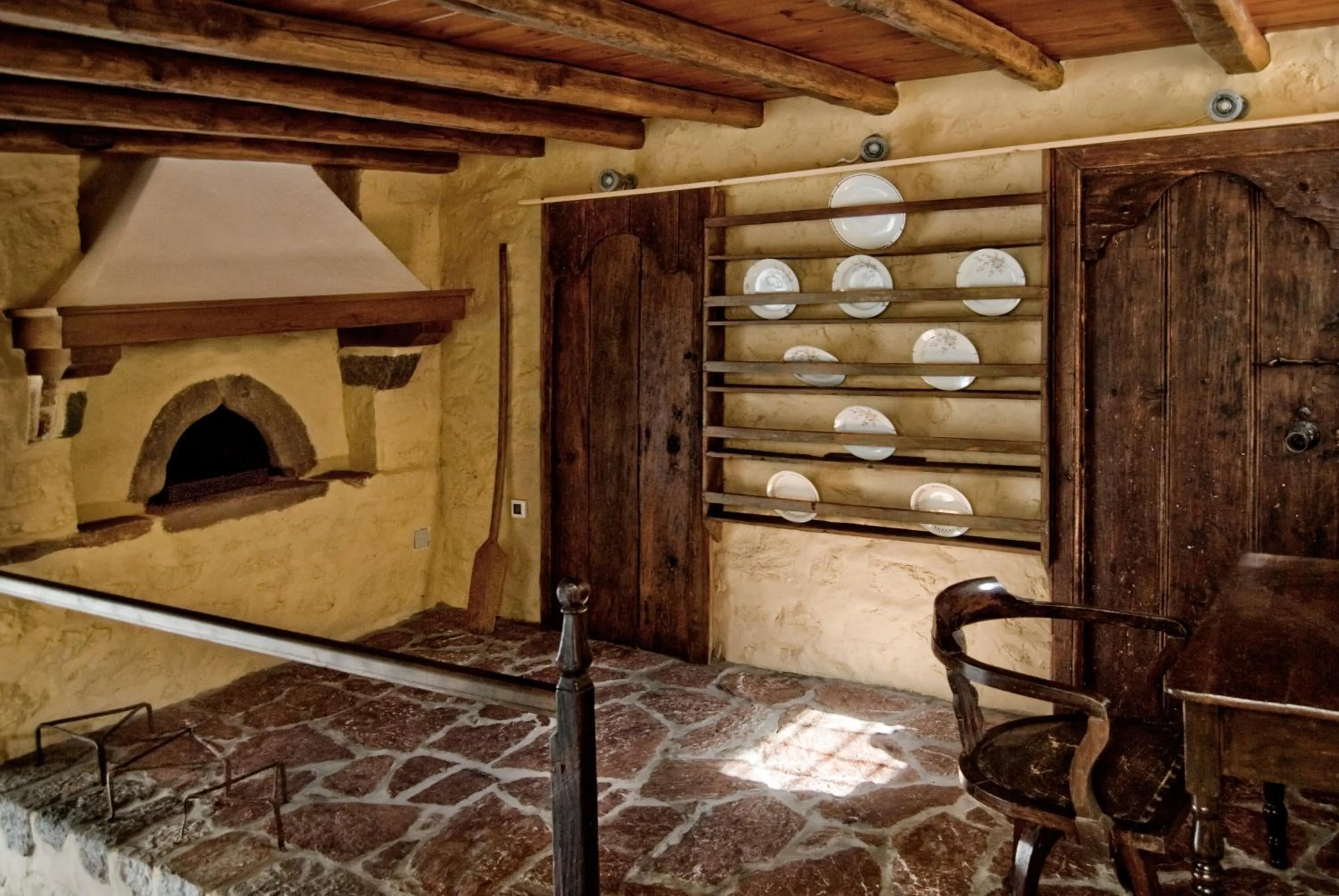 Facade/entrance in Cotommatae Hydra 1810