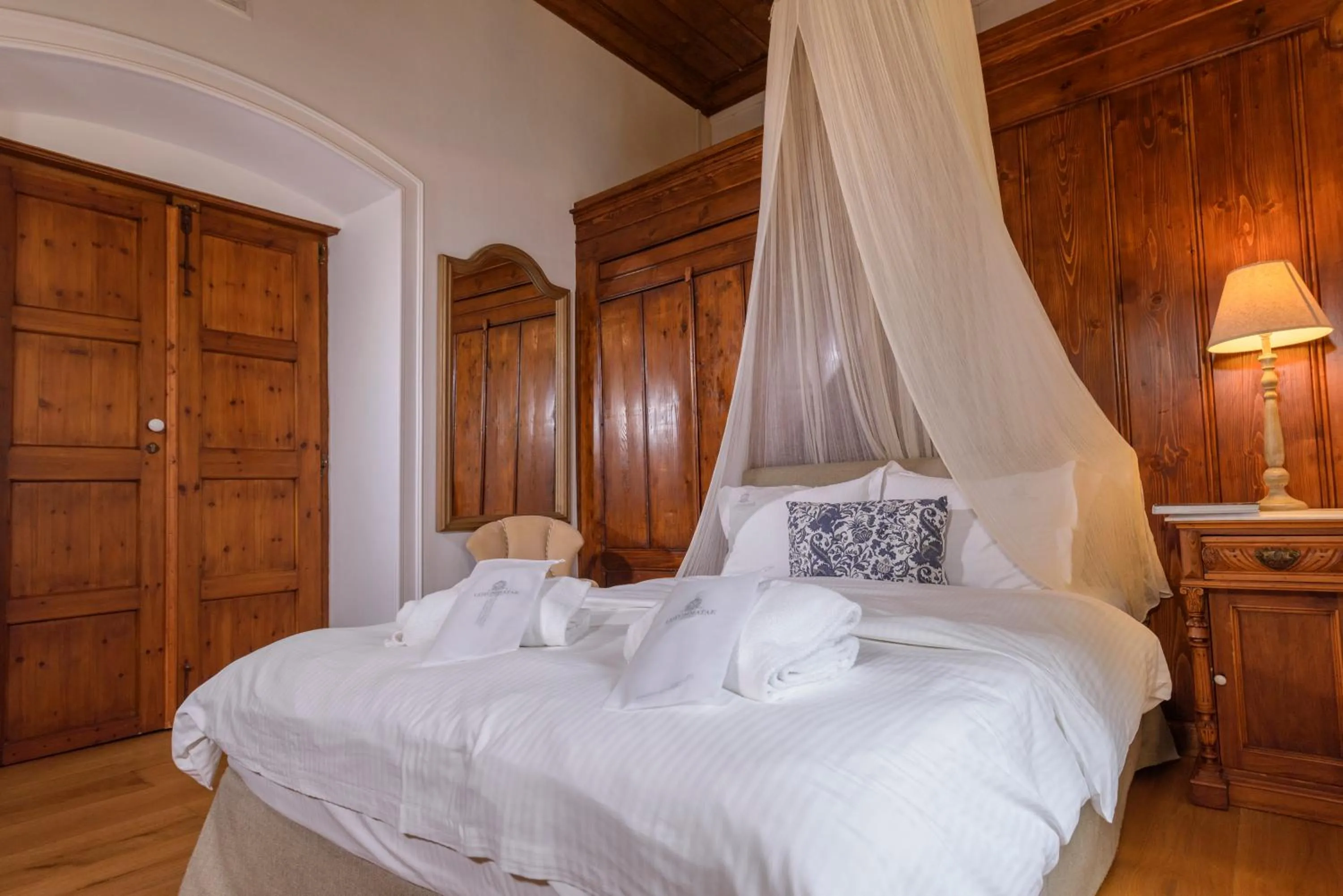 Bed in Cotommatae Hydra 1810