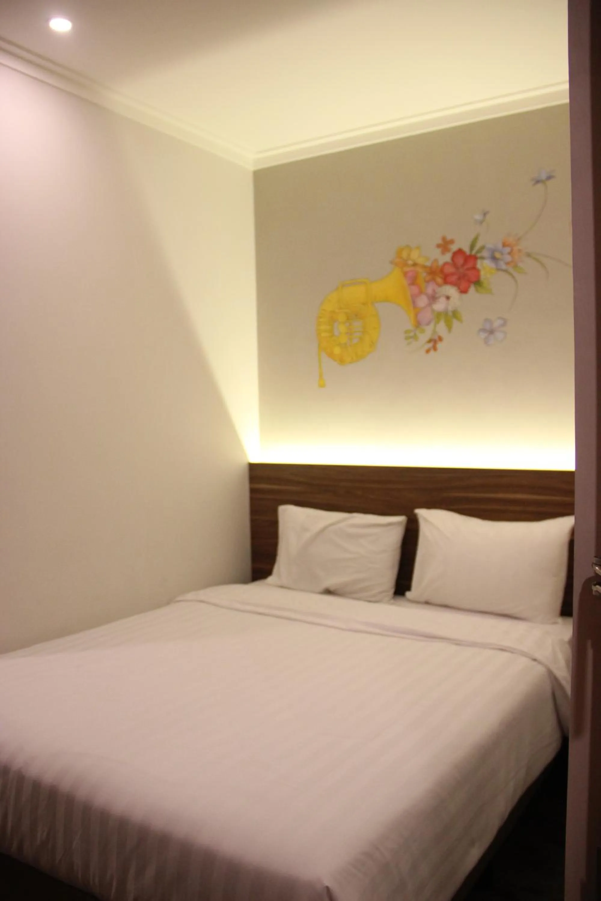 Bed in Front One Budget Malioboro Jogja