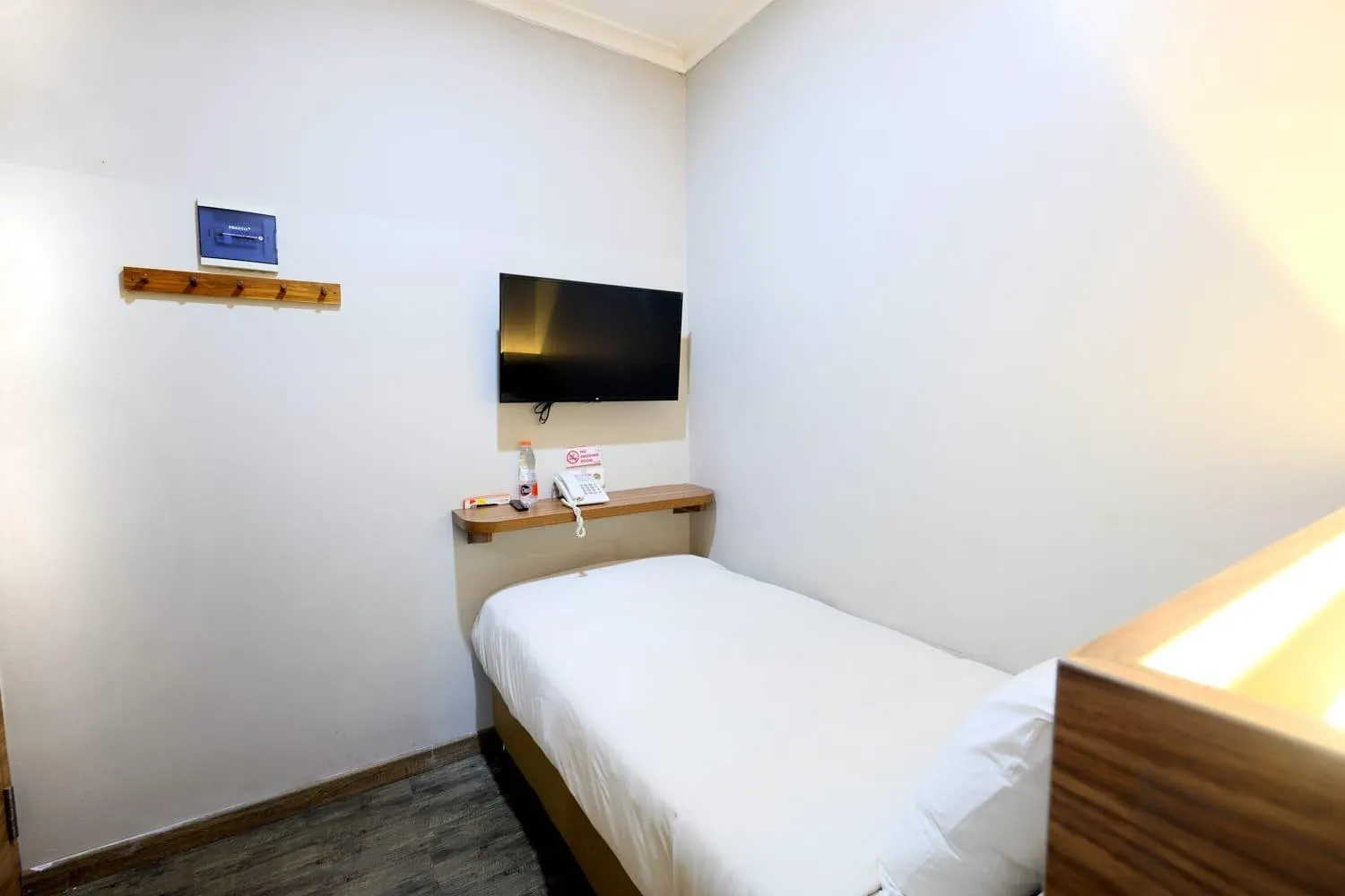 Bed in Front One Budget Malioboro Jogja
